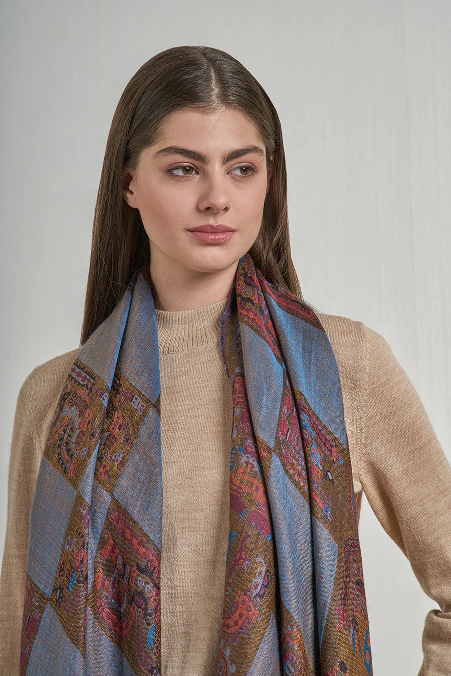 Nazca - 33 Shawl Royal Alpaca & Silk Color Black - Image 6