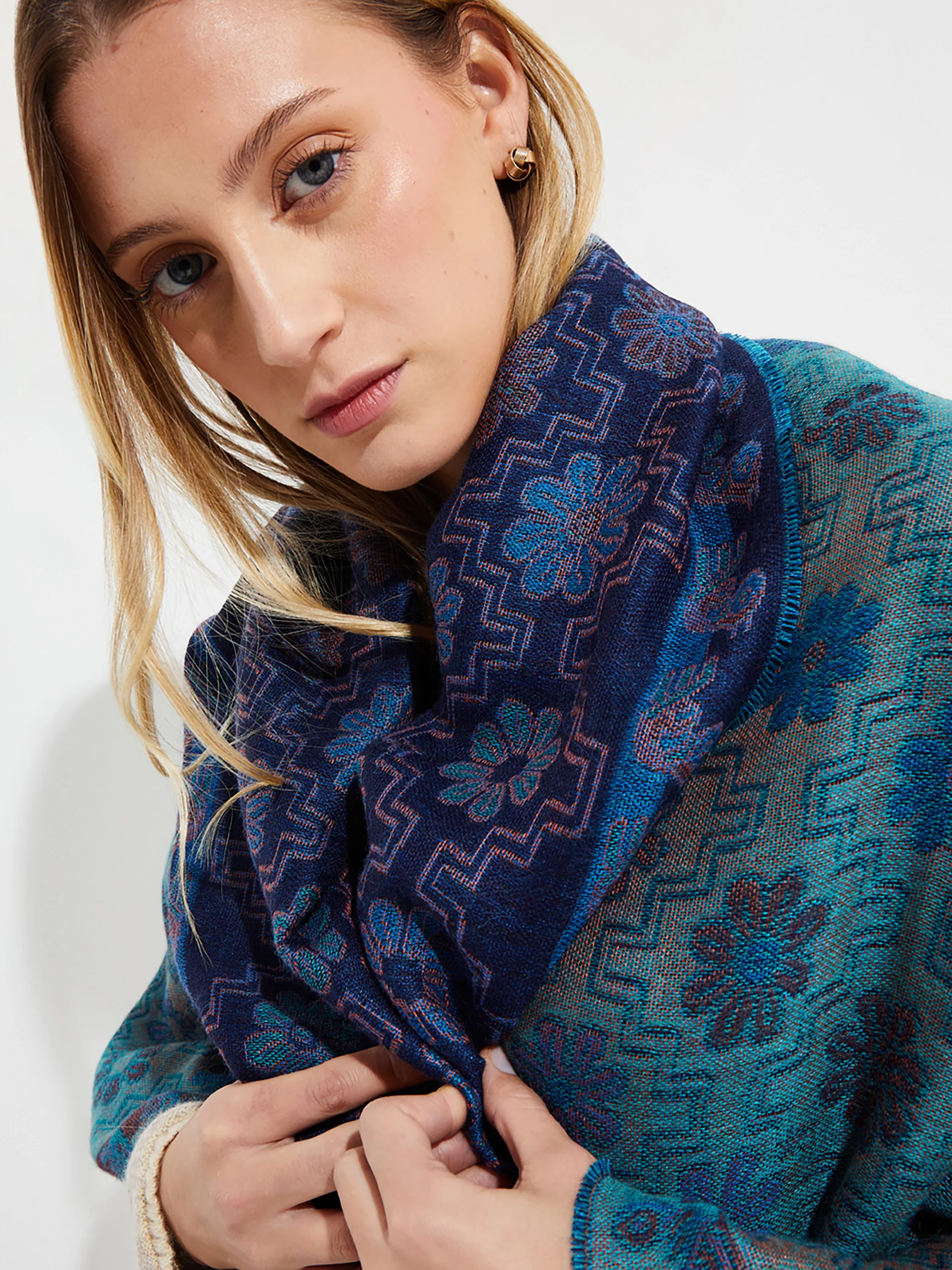 Nazca - 7 Shawl Baby Alpaca Color Blue - Image 3