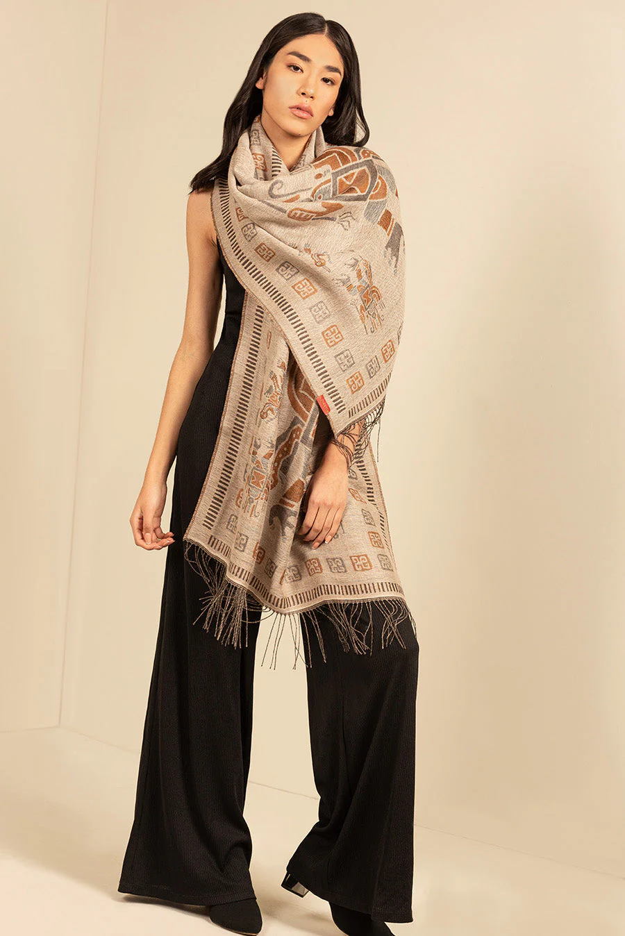 Nazca - 9 Shawl Baby Alpaca Color Grey - Image 4
