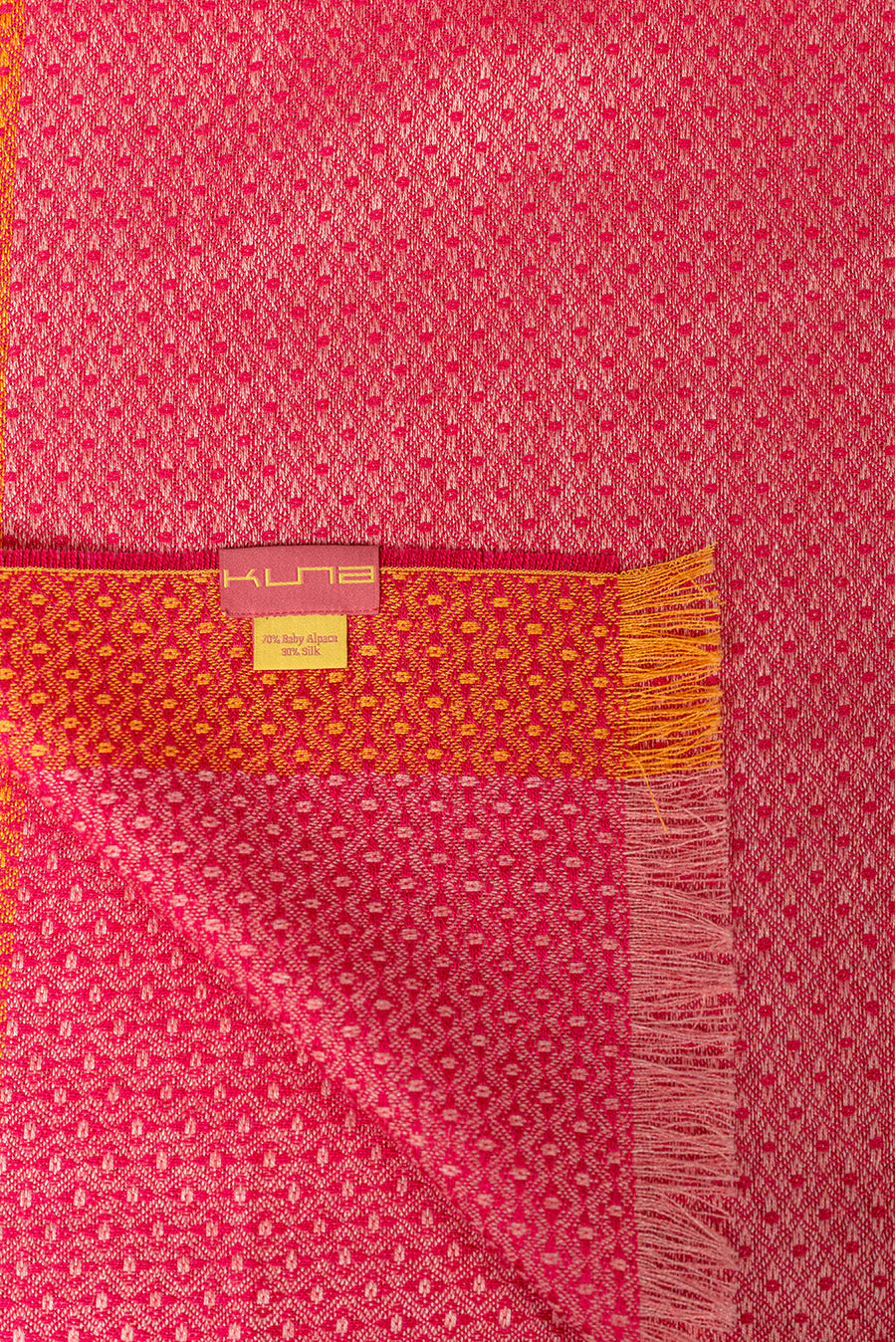 Soy Shawl Baby Alpaca Color Fucsia - Image 4