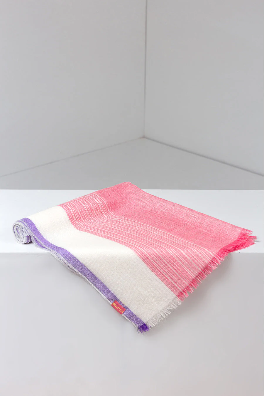 Ufana Shawl Baby Alpaca Color Fucsia - Image 2