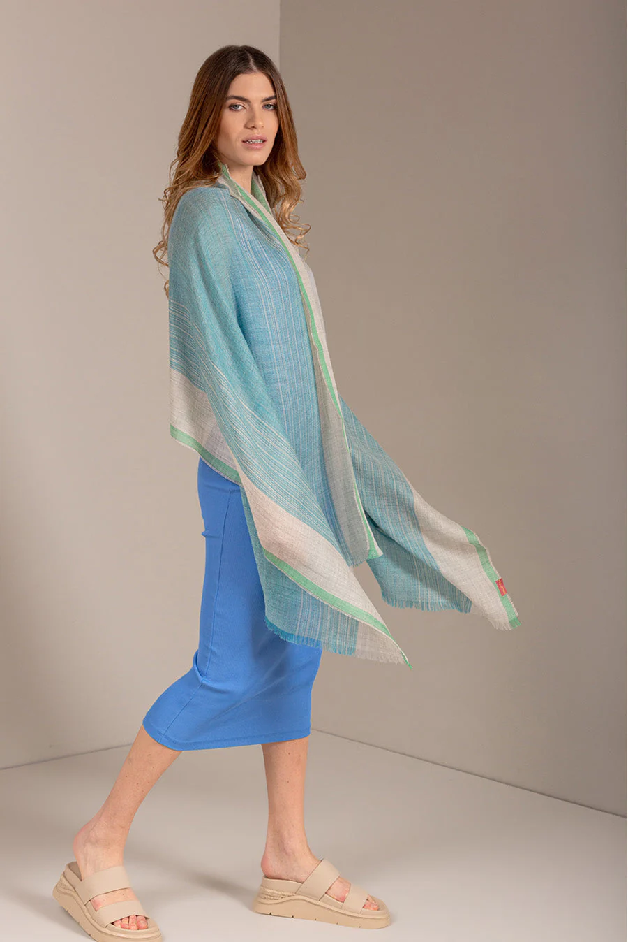 Ufana Shawl Baby Alpaca Color Turquesa