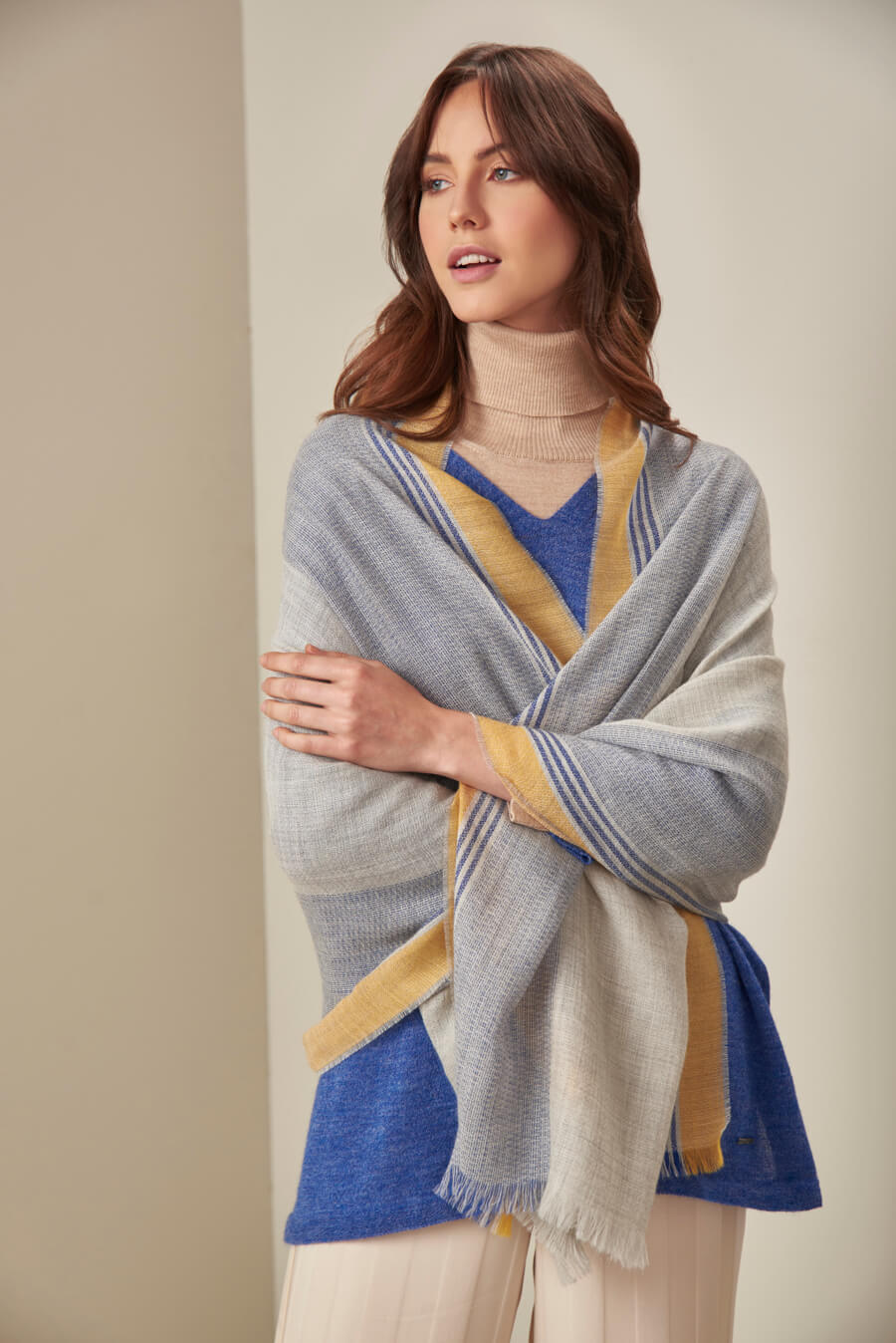 Uju Shawl Baby Alpaca Color Blue - Image 2