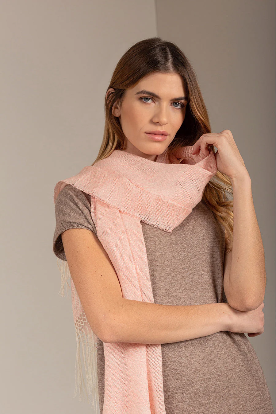 Ultramarino Shawl Baby Alpaca Color Pink Claro