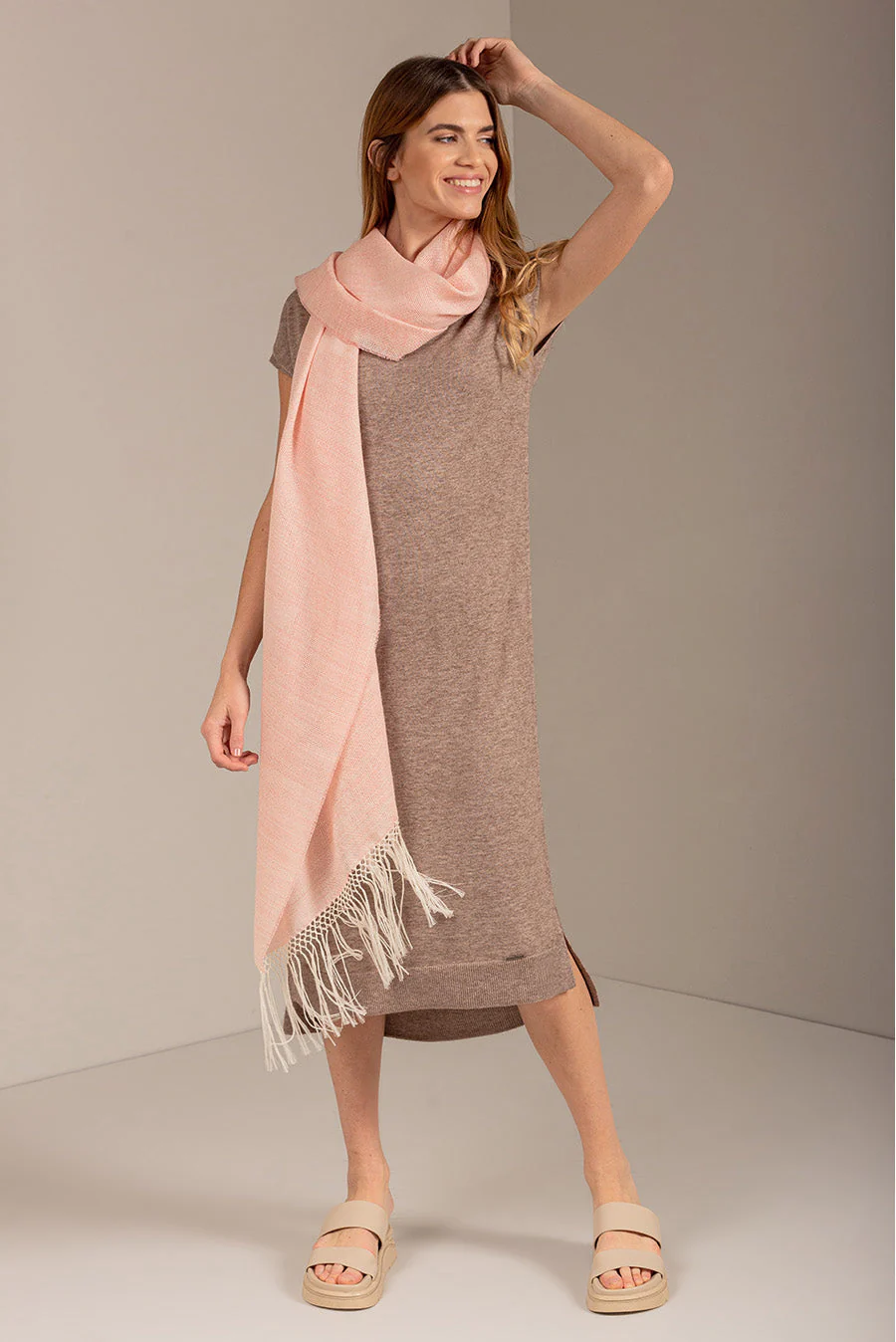 Ultramarino Shawl Baby Alpaca Color Pink Claro - Image 2