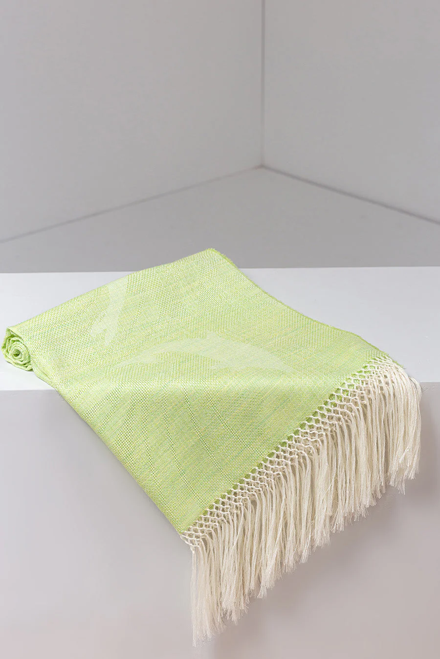 Ultramarino Shawl Baby Alpaca Color Verde Claro - Image 3