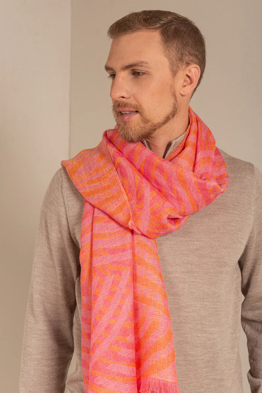 Ultravioleta Shawl Baby Alpaca Color Pink - Image 4