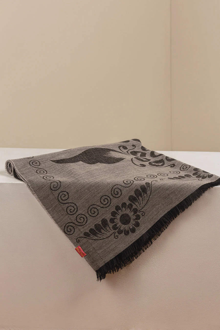 Unwrap Shawl Baby Alpaca Color Black - Image 3