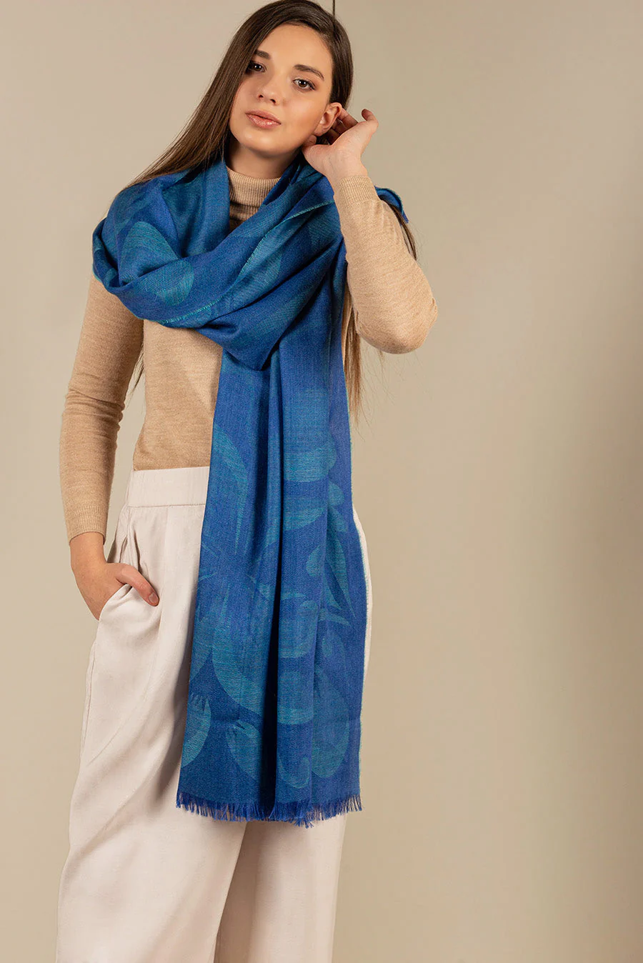 Urday Shawl Baby Alpaca Color Blue - Image 2