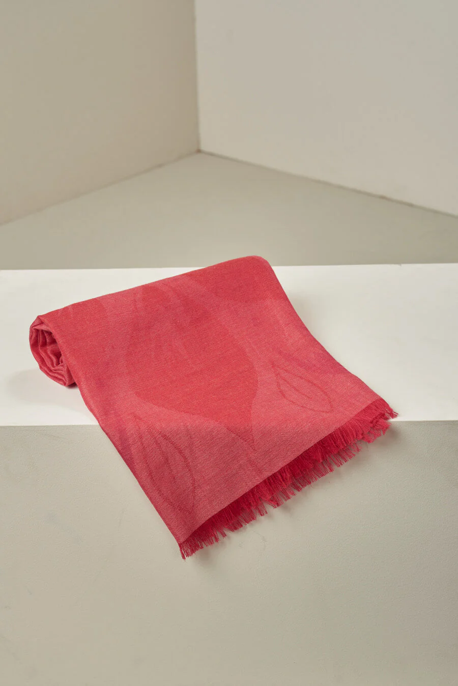 Usati Shawl Baby Alpaca Color Red - Image 3