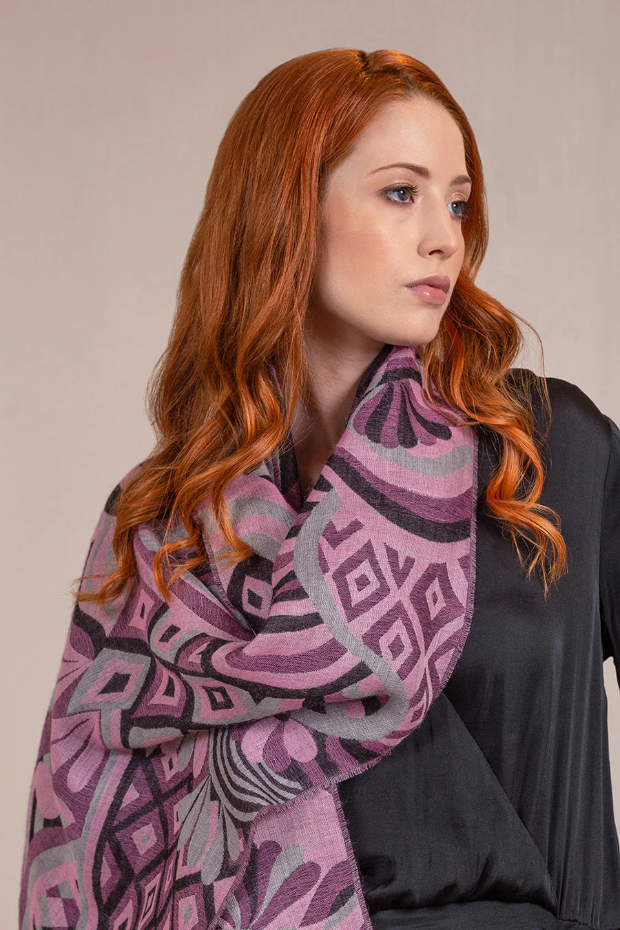 Valdez Shawl Baby Alpaca Color Black - Image 3