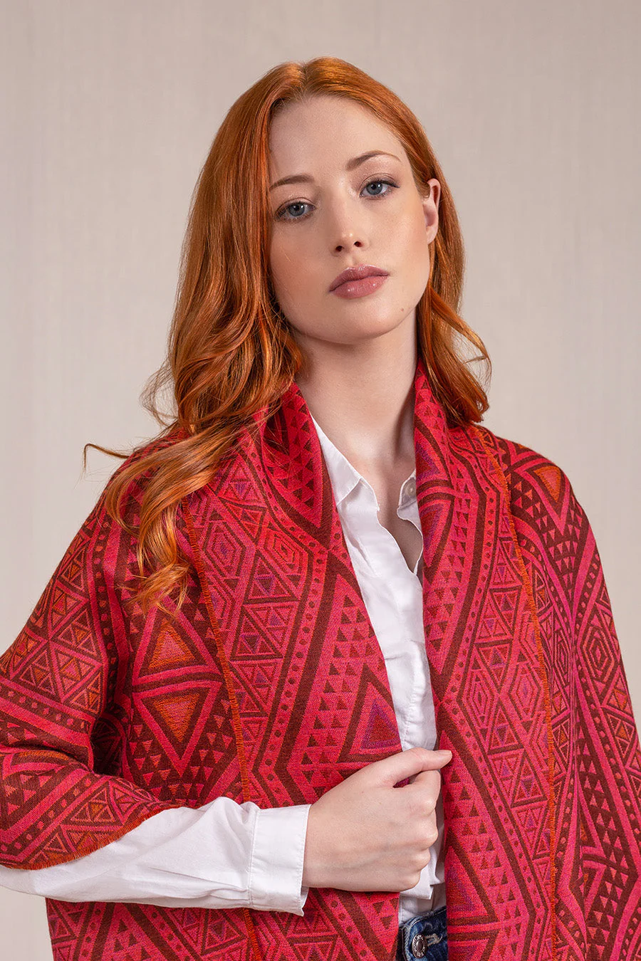 Venga Shawl Baby Alpaca Color Fucsia - Image 3