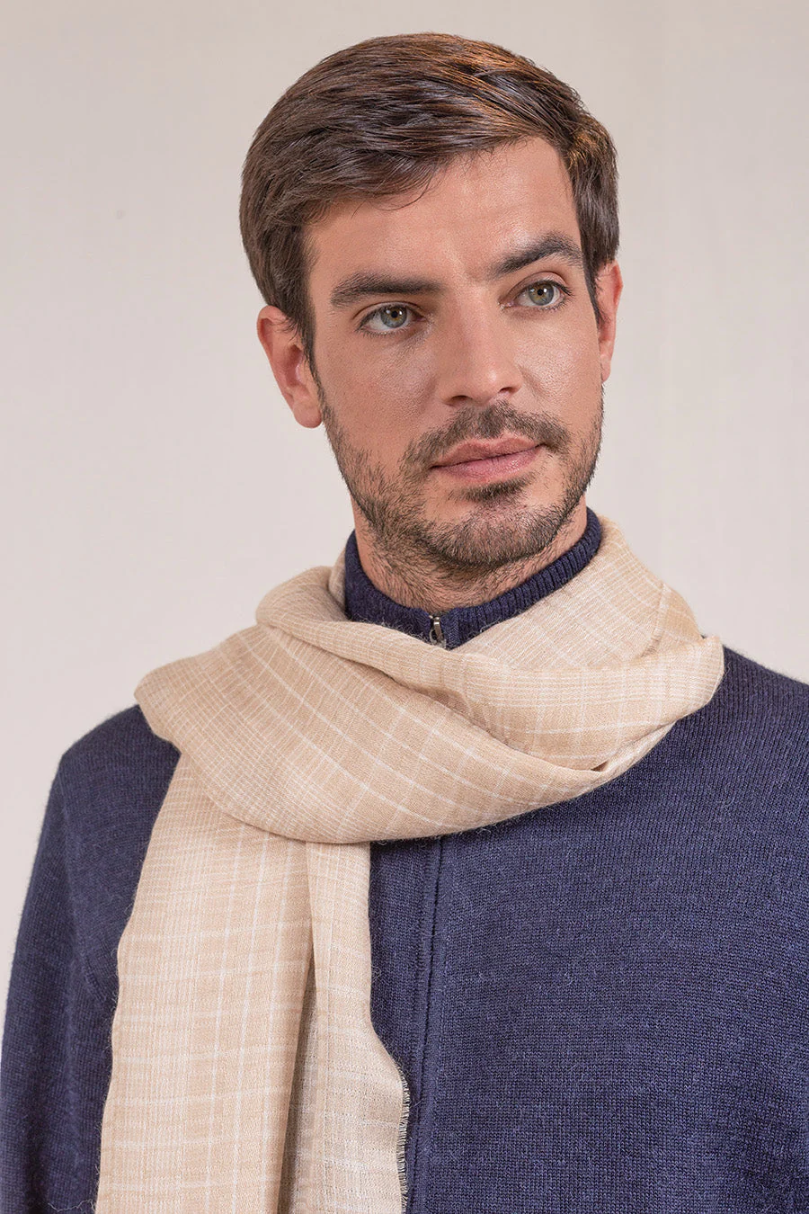 Vermondi Shawl Baby Alpaca Color Beige - Image 5