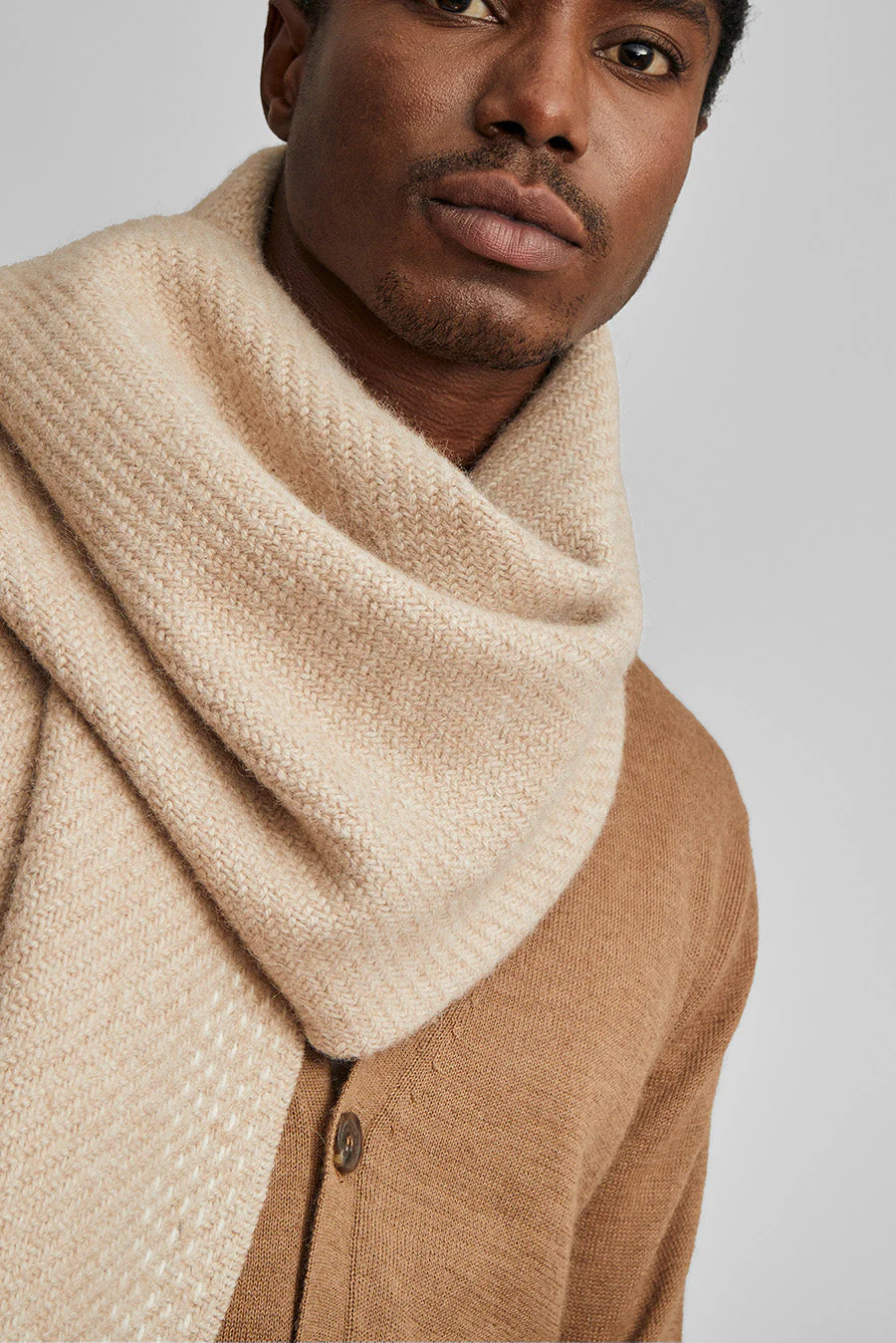 Wessel Shawl Baby Alpaca Color Beige - Image 5