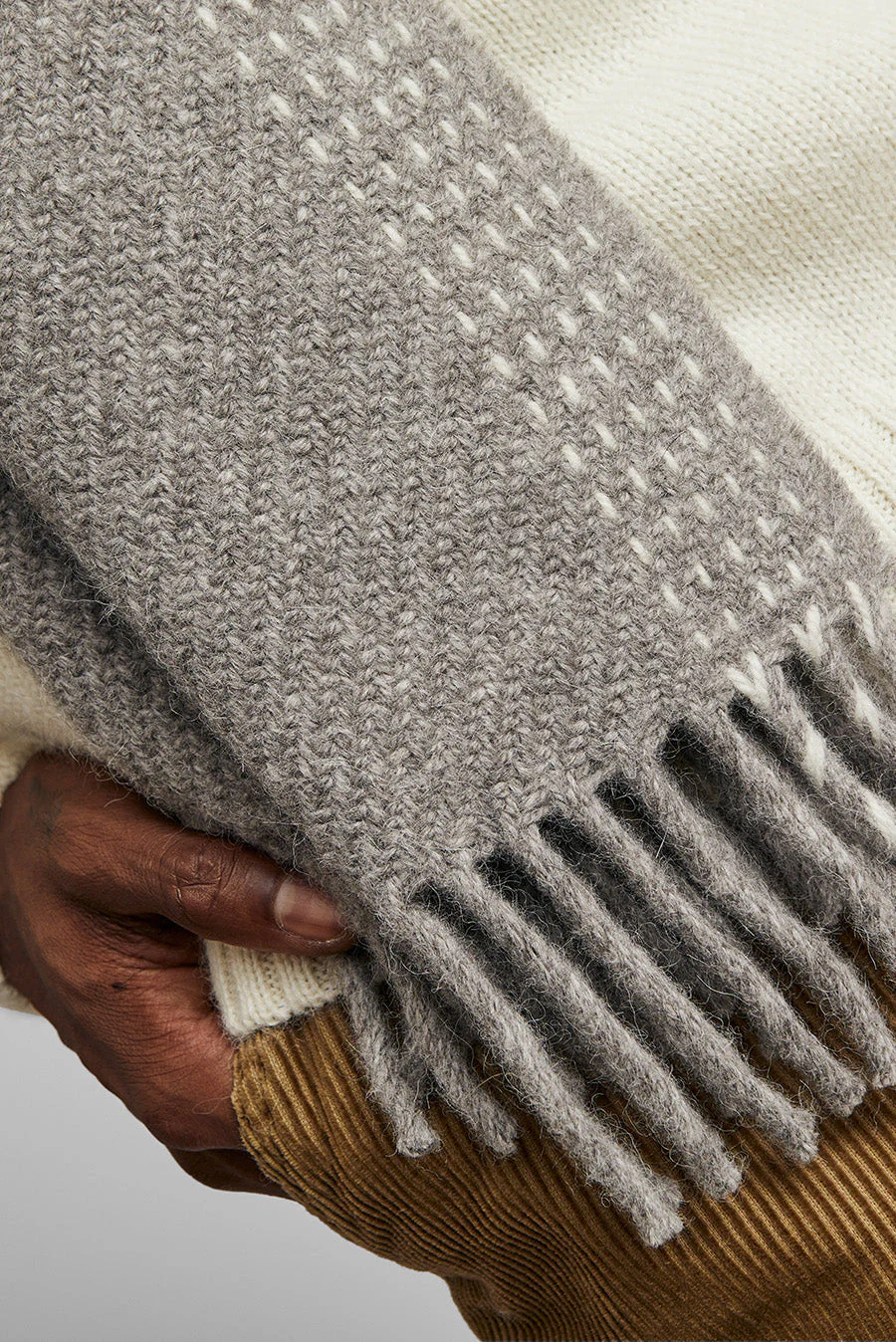 Wessel Shawl Baby Alpaca Color Grey - Image 5