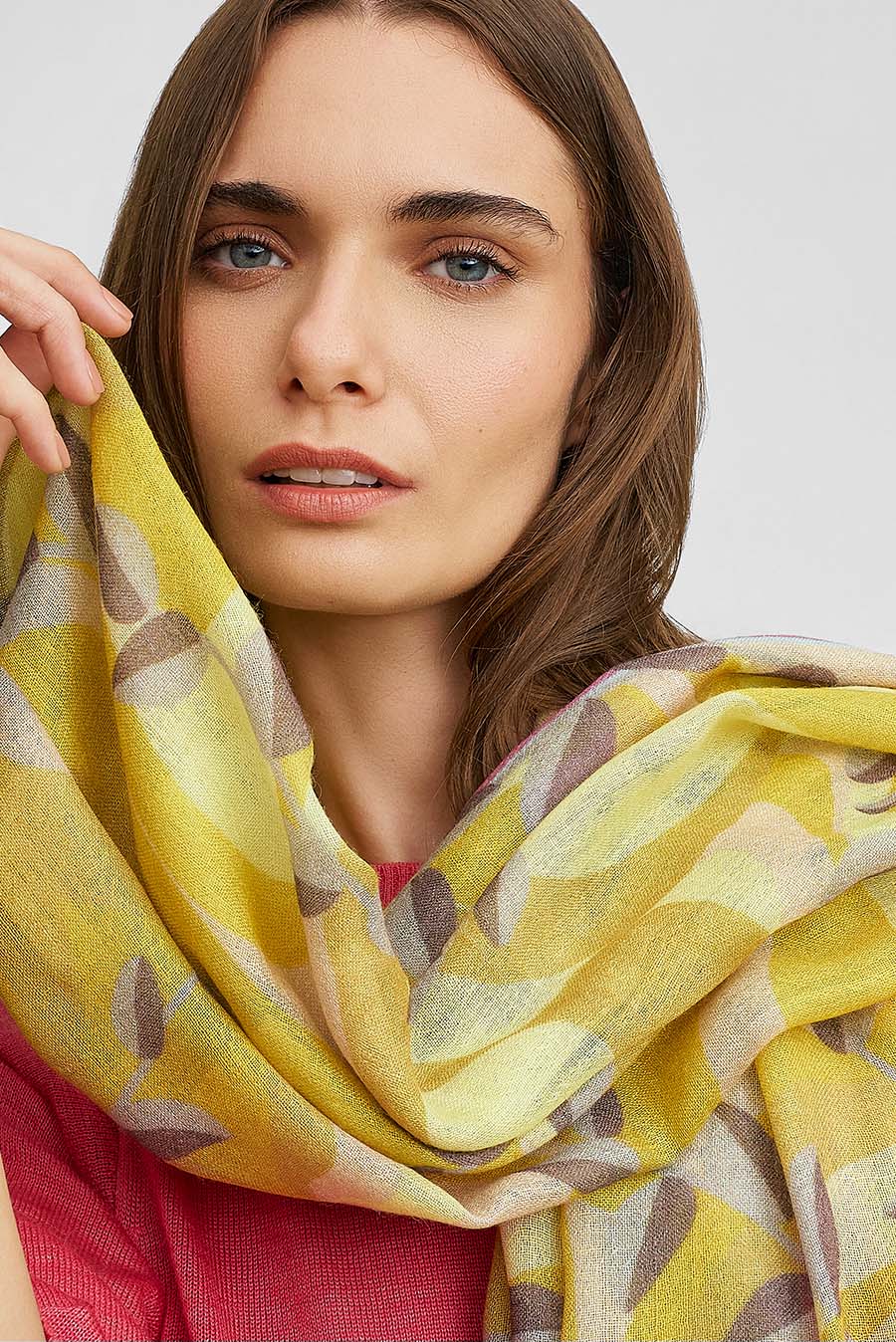 Winelight Shawl Baby Alpaca Color Yellow - Image 4