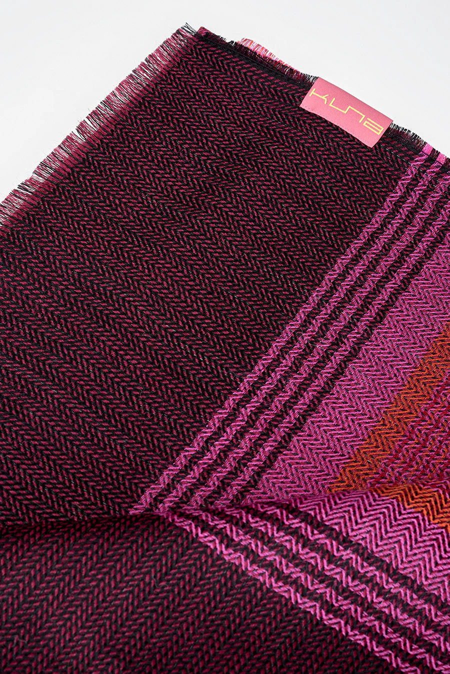 Woi Shawl Baby Alpaca Color Guinda - Image 4