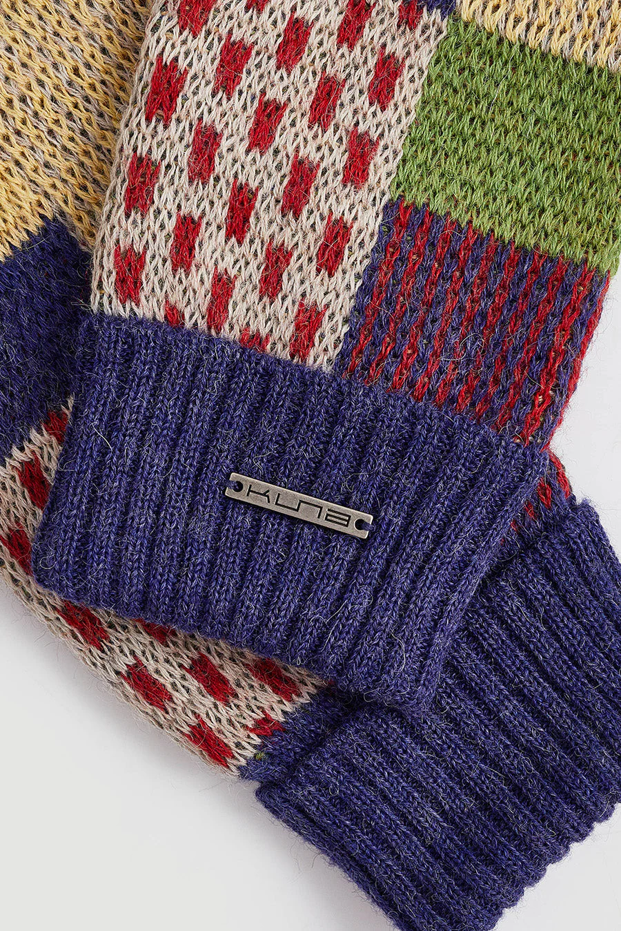 Windsor Gloves Baby Alpaca Color Niagara - Image 6