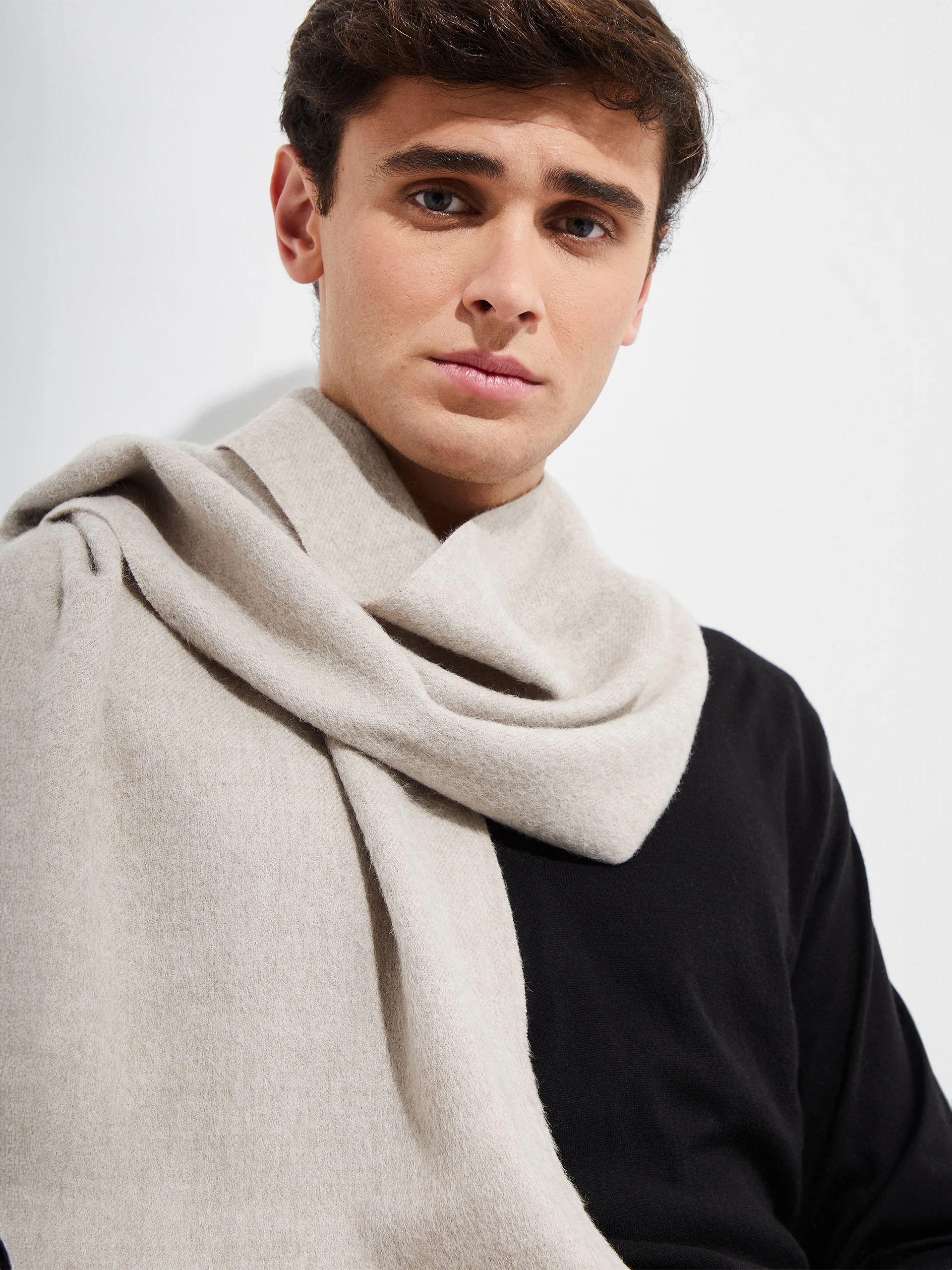 Jamas Scarf Royal Alpaca Color Beige - Image 5