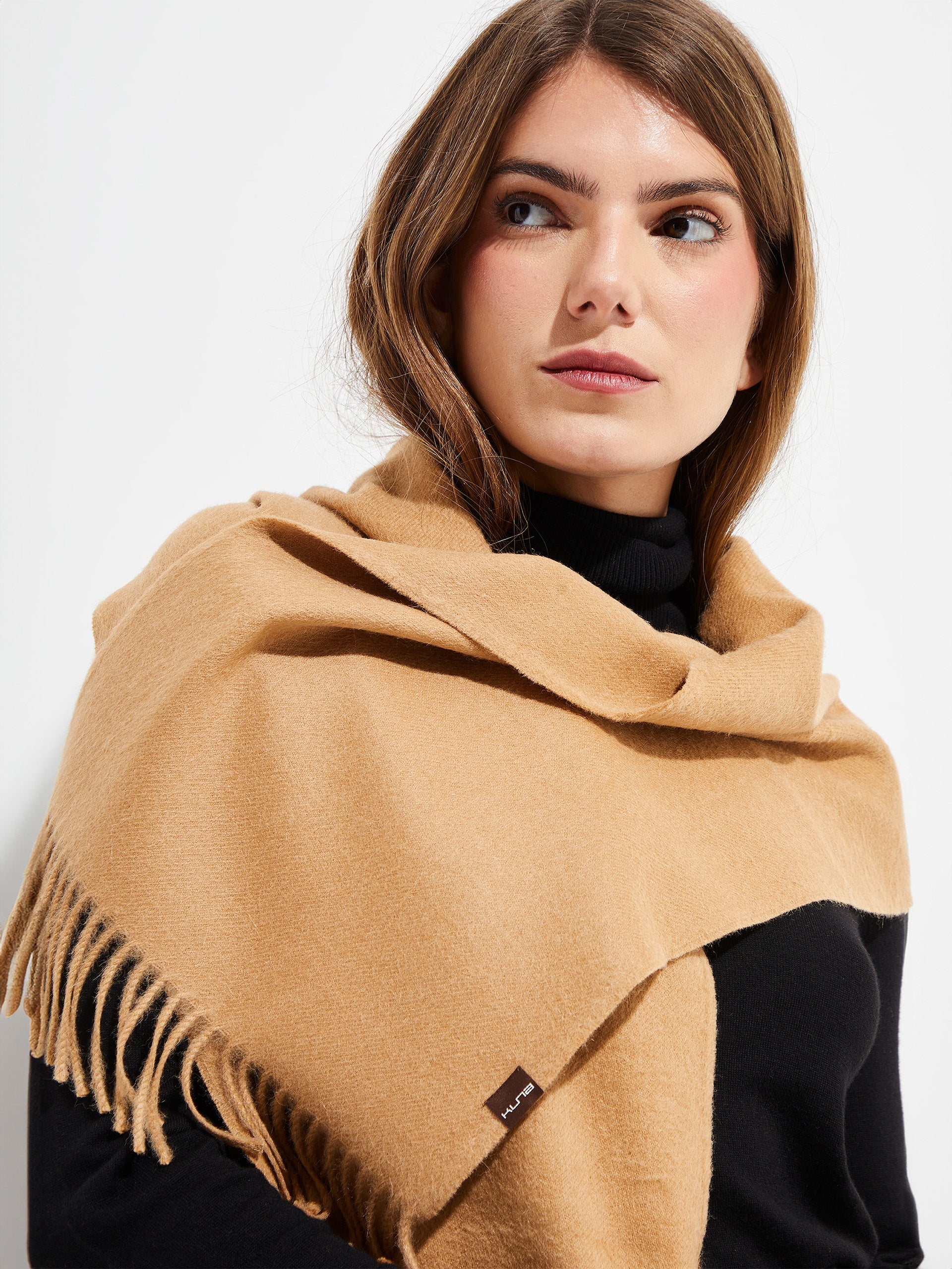 Jamas Scarf Royal Alpaca Color Brown - Image 3