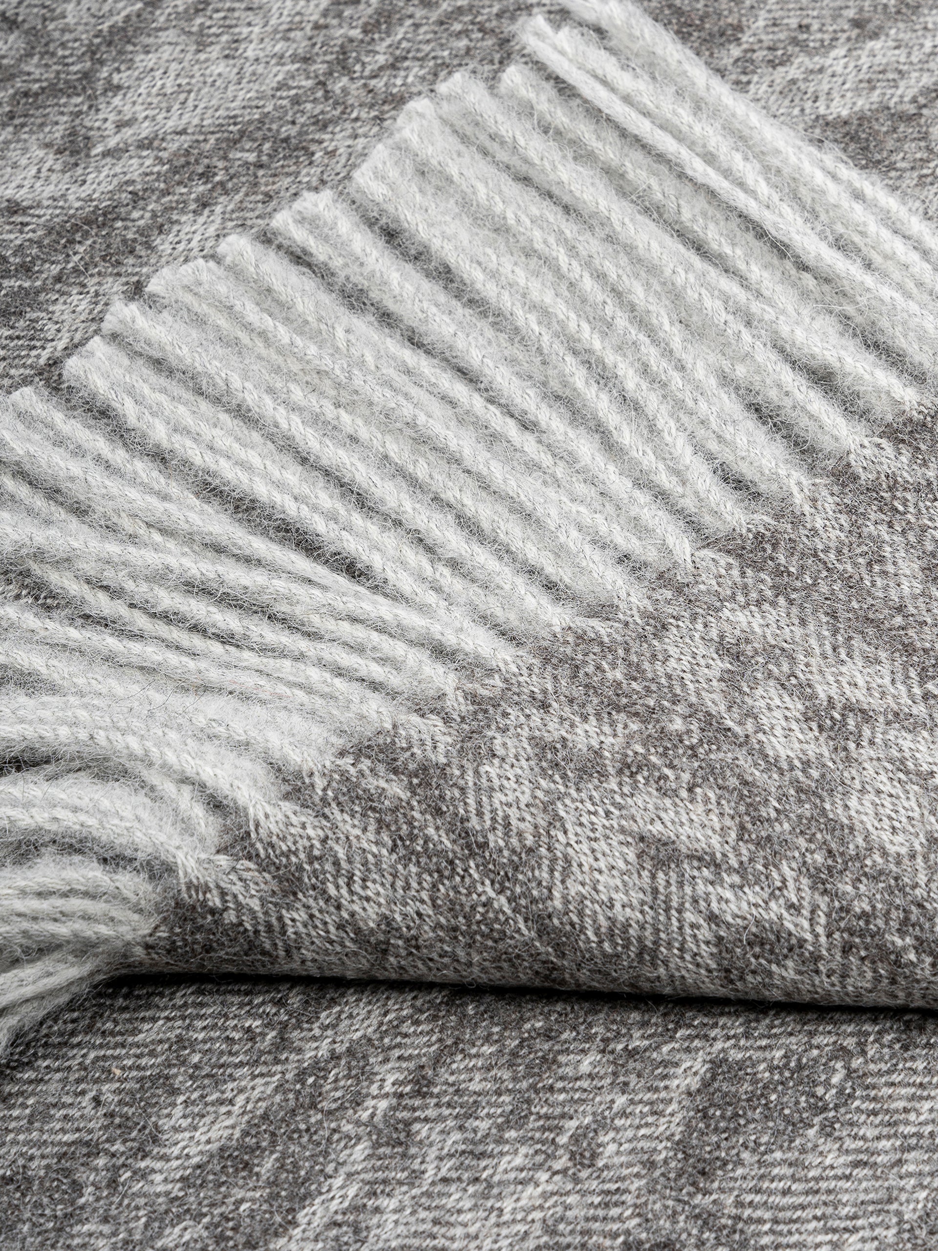 Venom Blanket Baby Alpaca Color Grey - Image 4