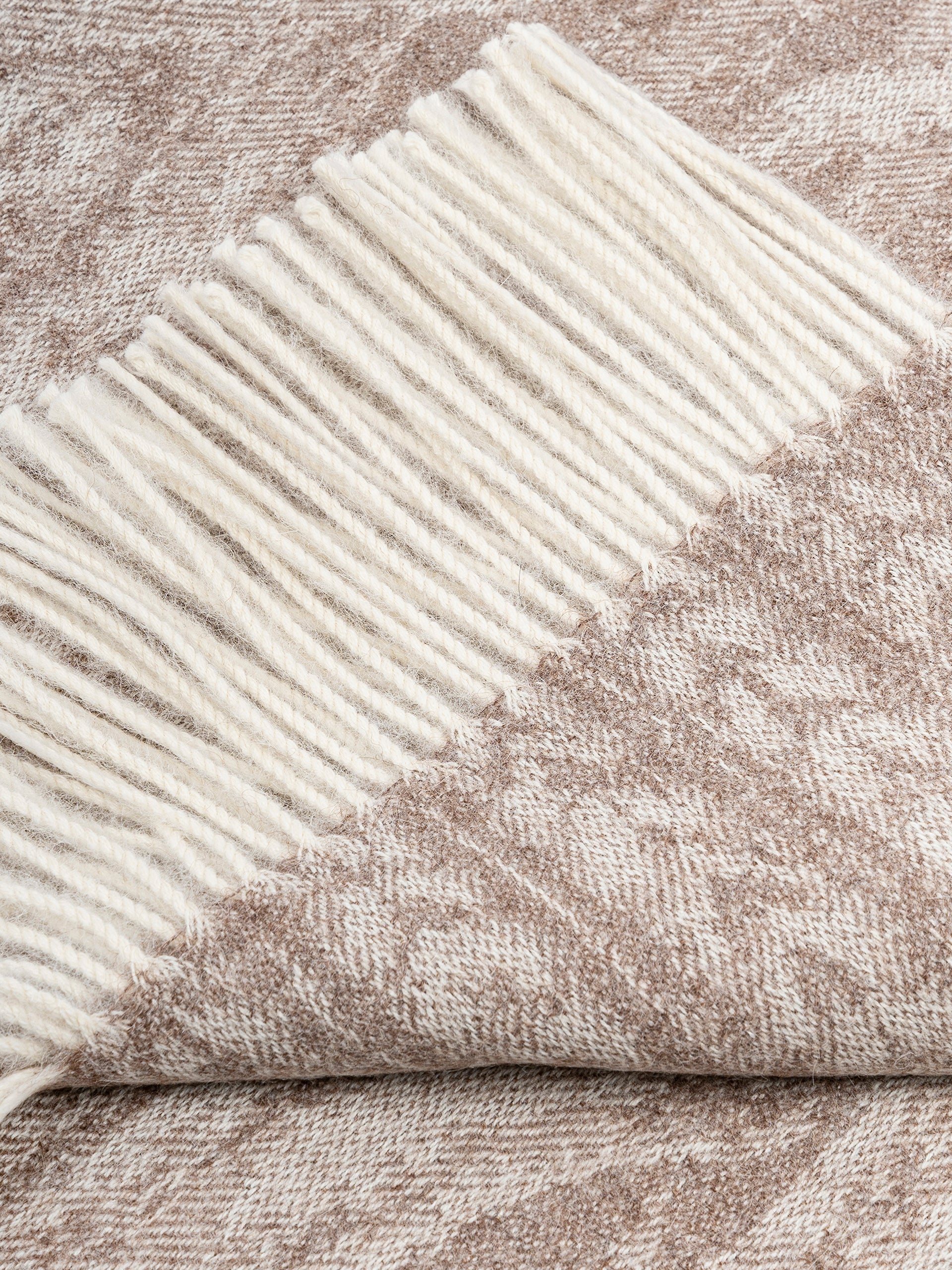 Venom Blanket Baby Alpaca Color Taupe - Image 4