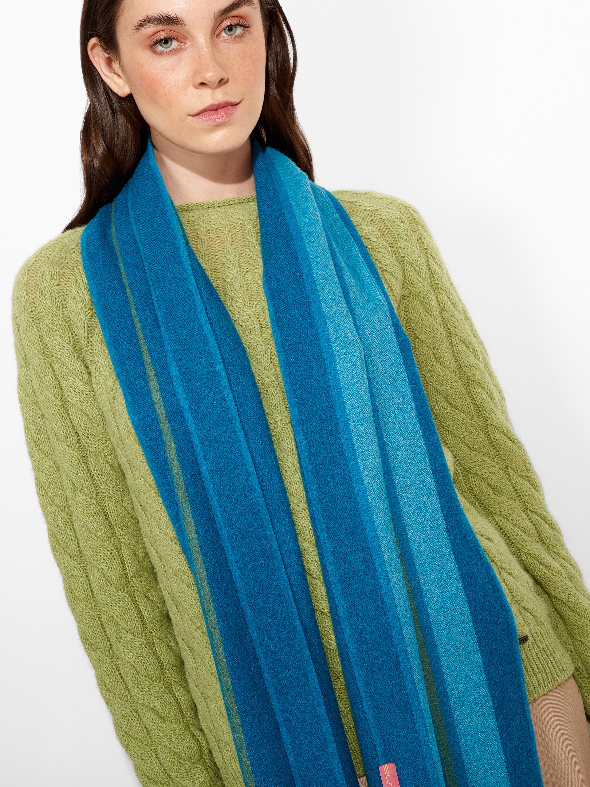 Perejil Scarf Baby Alpaca Color Turquoise - Image 3