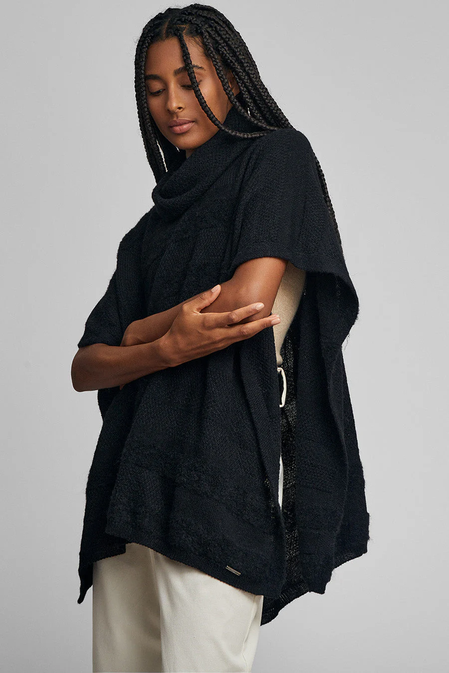 Wannabe Poncho Baby Alpaca Color Black - Image 2