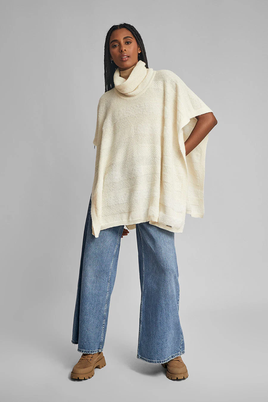 Wannabe Poncho Baby Alpaca Color Ecru - Image 9