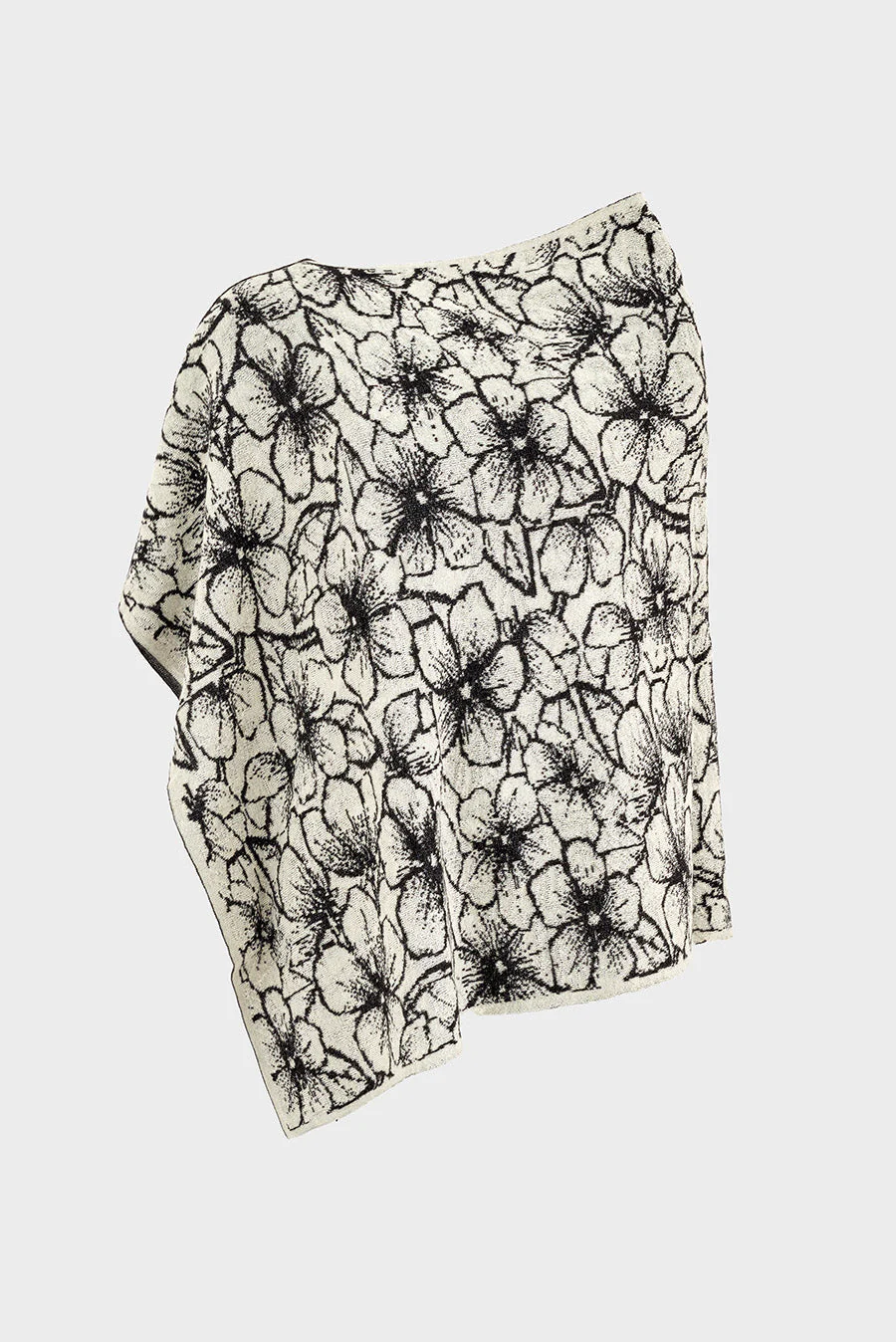 Weiss Poncho Baby Alpaca Color B&W - Image 7