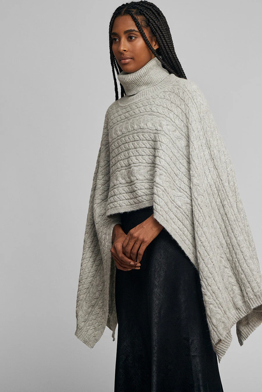 Winter Poncho Baby Alpaca Color Penguin - Image 2