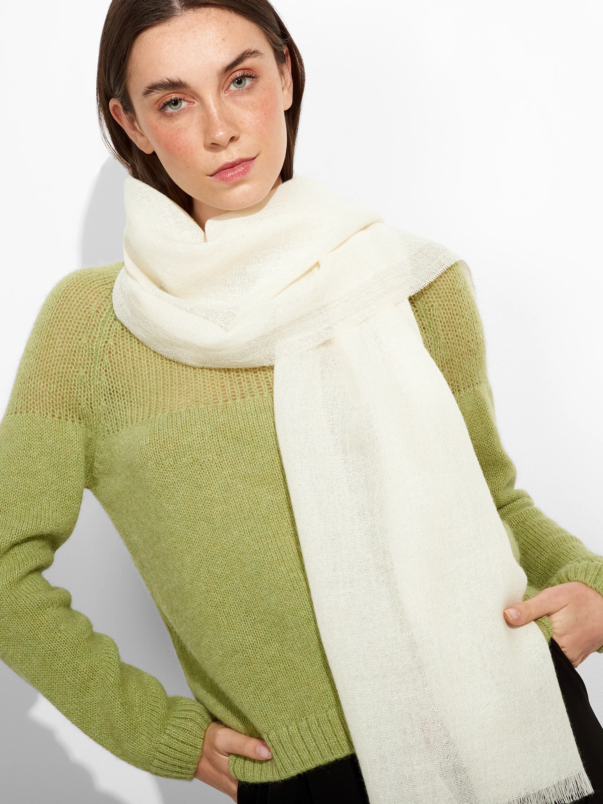 Rum Shawl Baby Alpaca Color Ecru - Image 3
