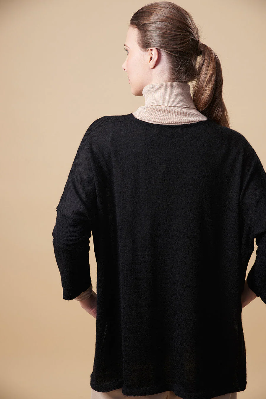 Ucana Sweater Baby Alpaca Color Black - Image 2