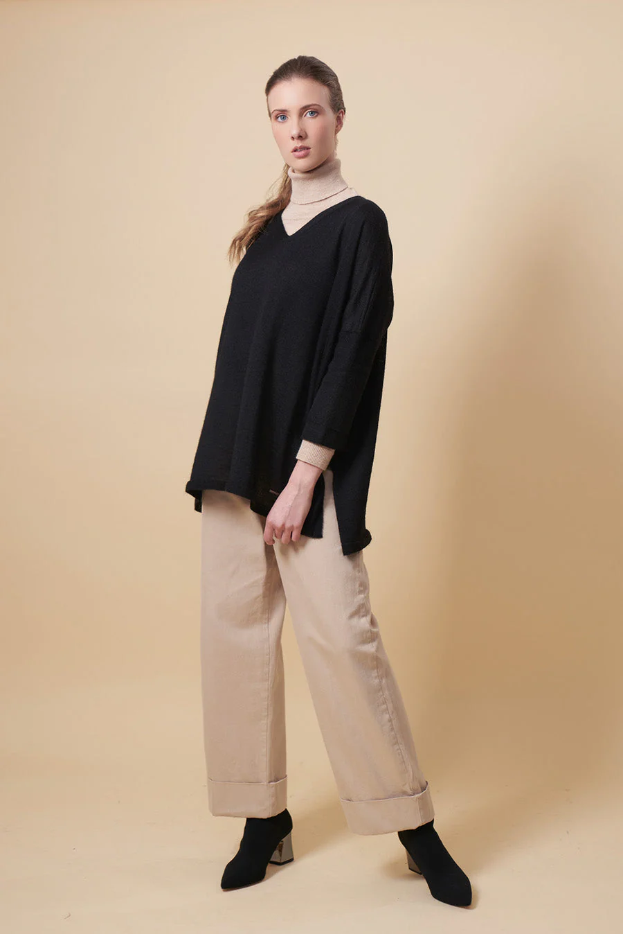 Ucana Sweater Baby Alpaca Color Black - Image 3
