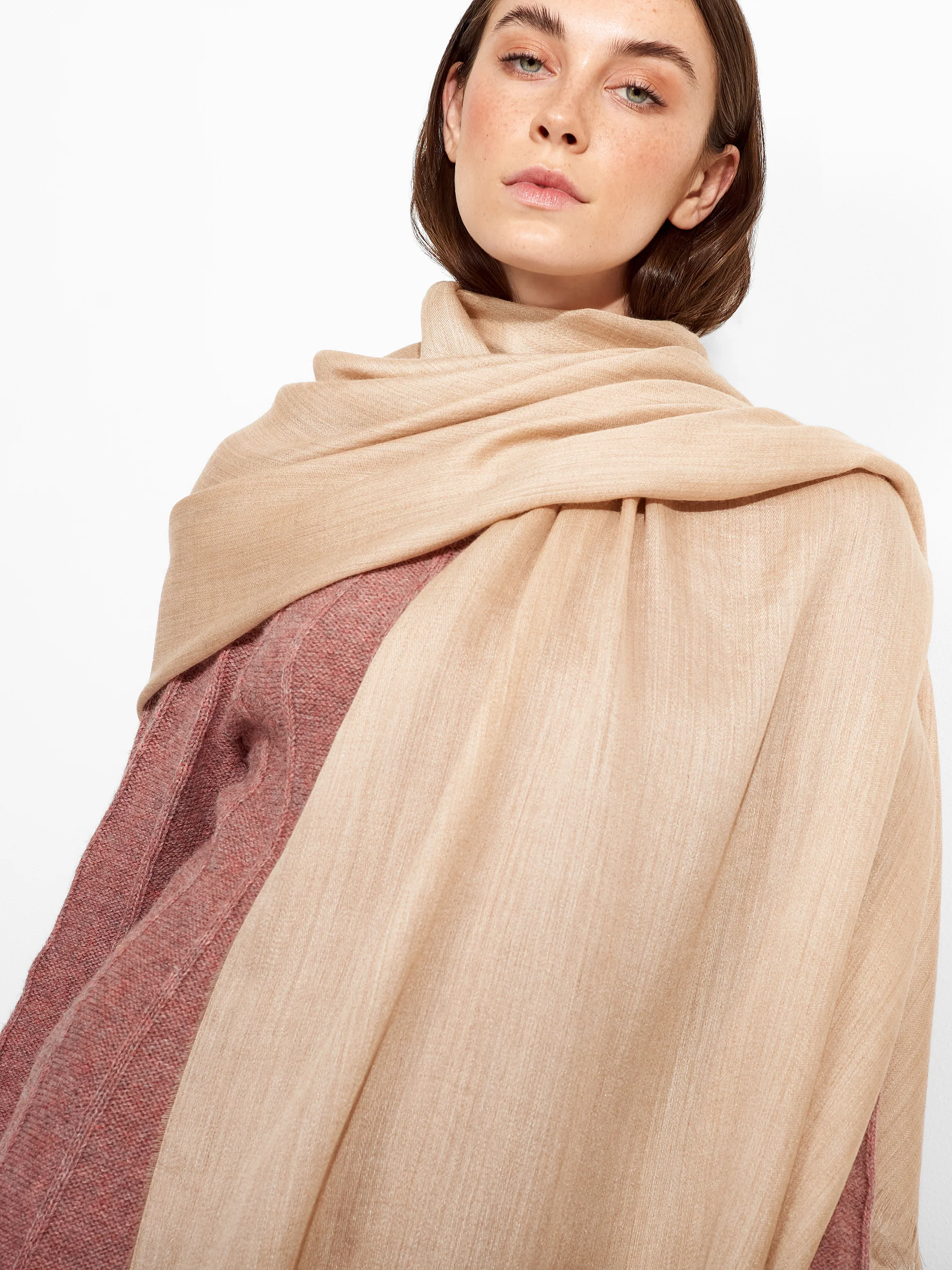Teaberry B Shawl Baby Alpaca Color Beige - Image 3