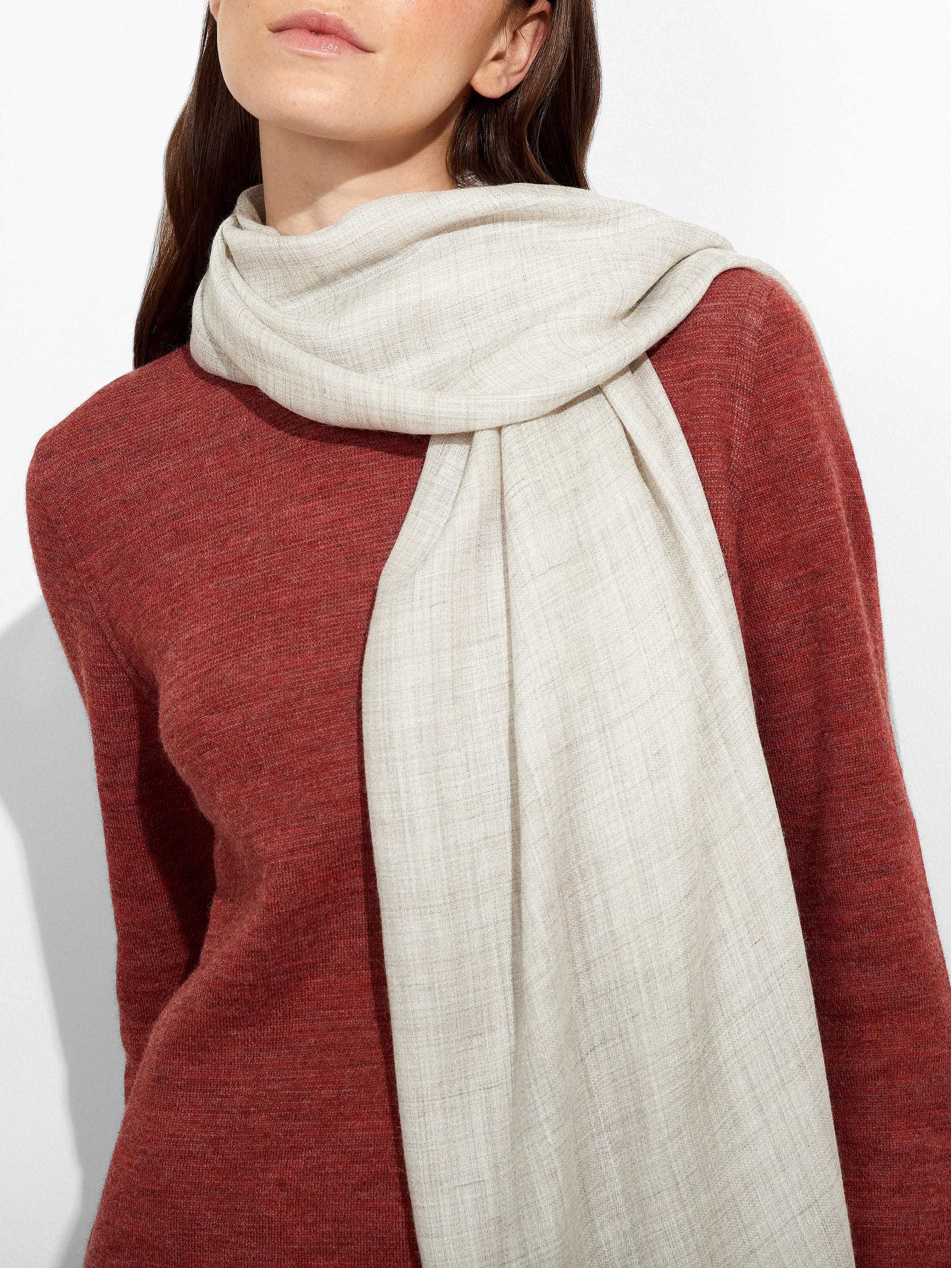 Teaberry B Shawl Baby Alpaca Color Grey - Image 3