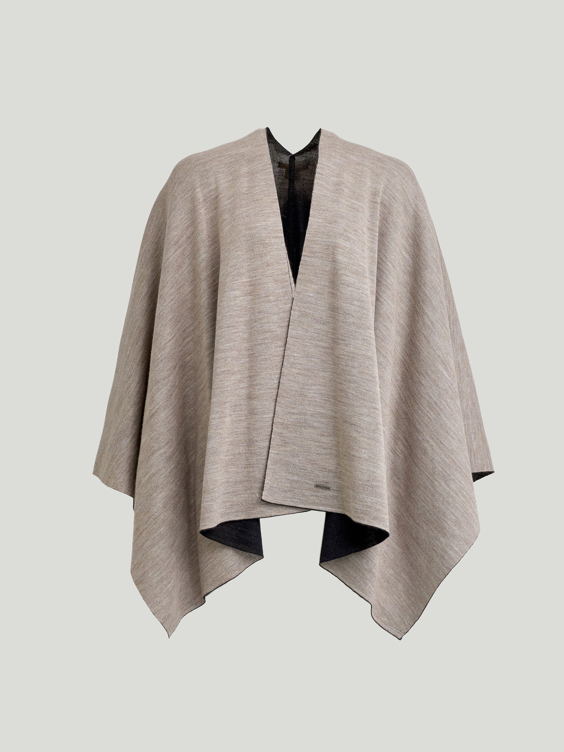Temira Poncho Baby Alpaca Color Black - Image 7