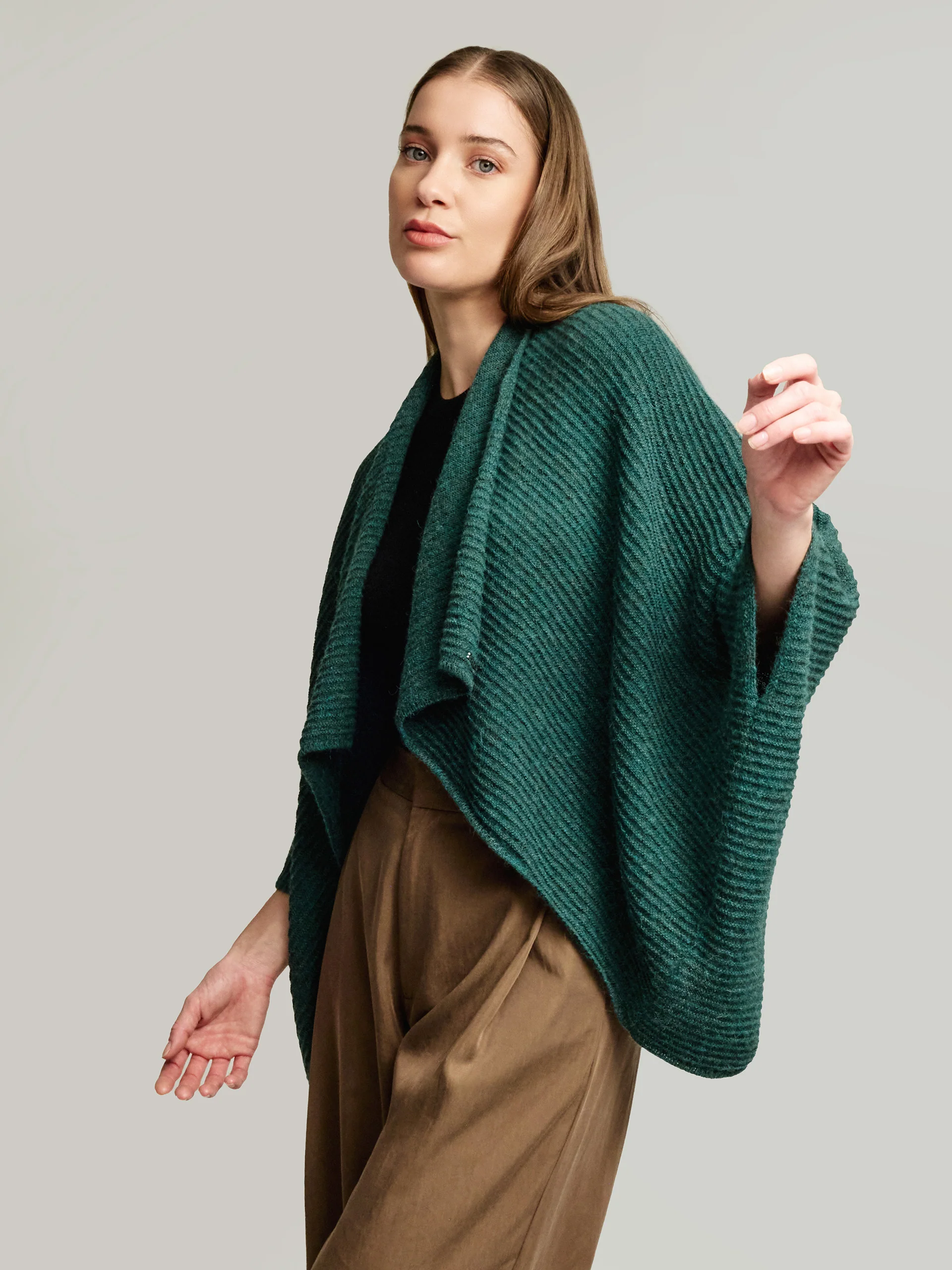 Tinaja Poncho Baby Alpaca Color Green - Image 2