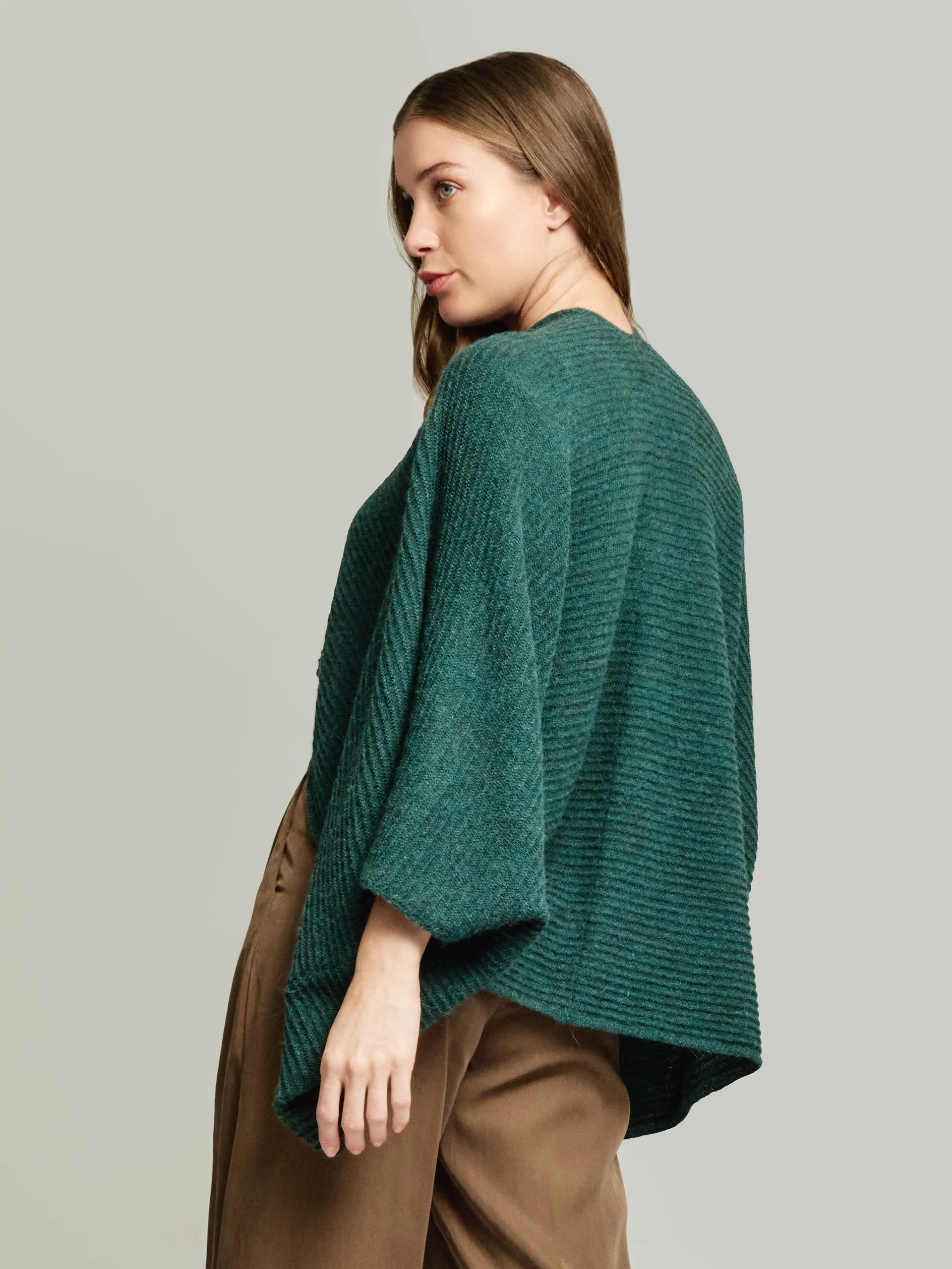 Tinaja Poncho Baby Alpaca Color Green - Image 3