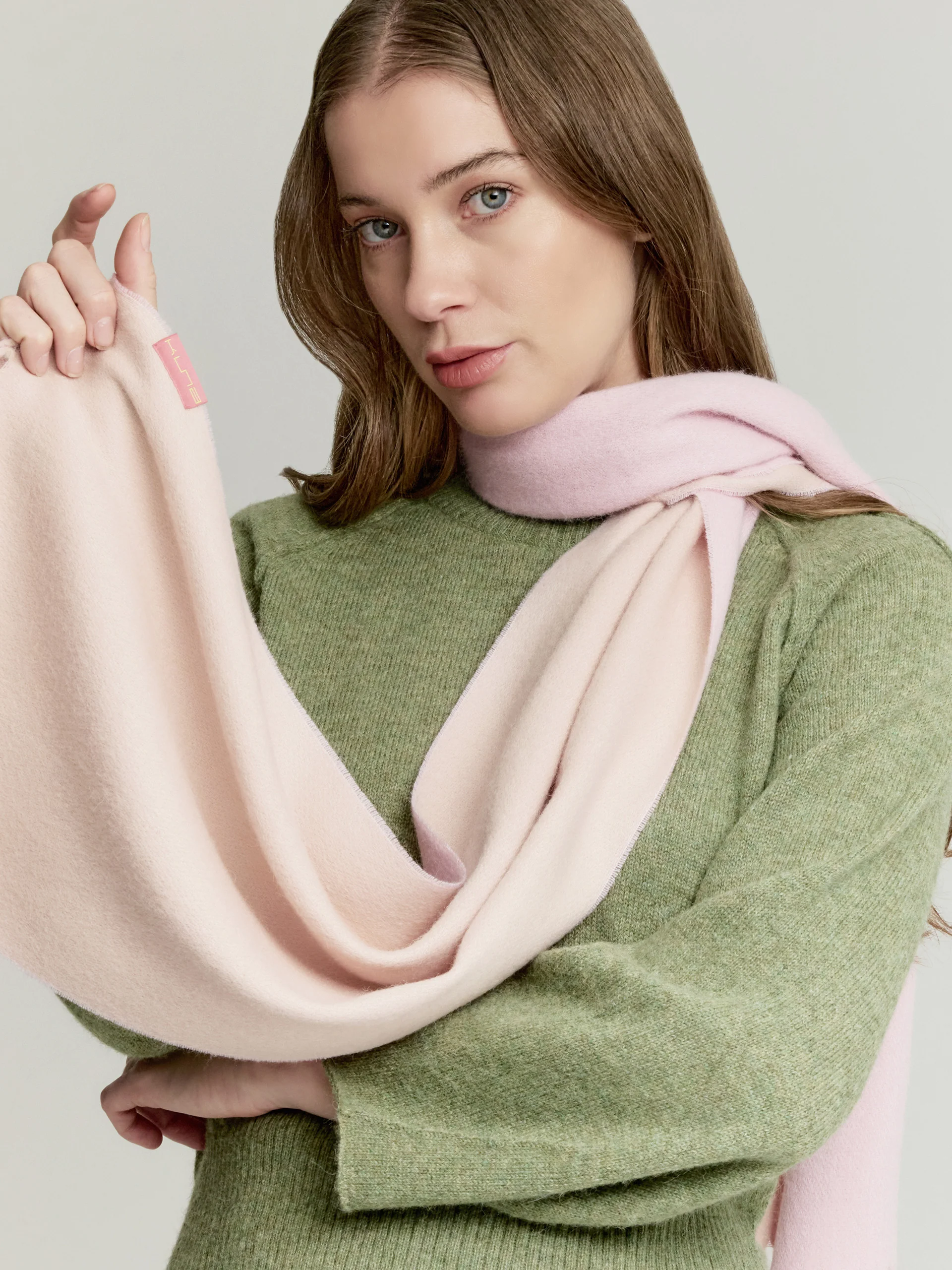 Tundra Scarf Baby Alpaca Color Pink - Image 3