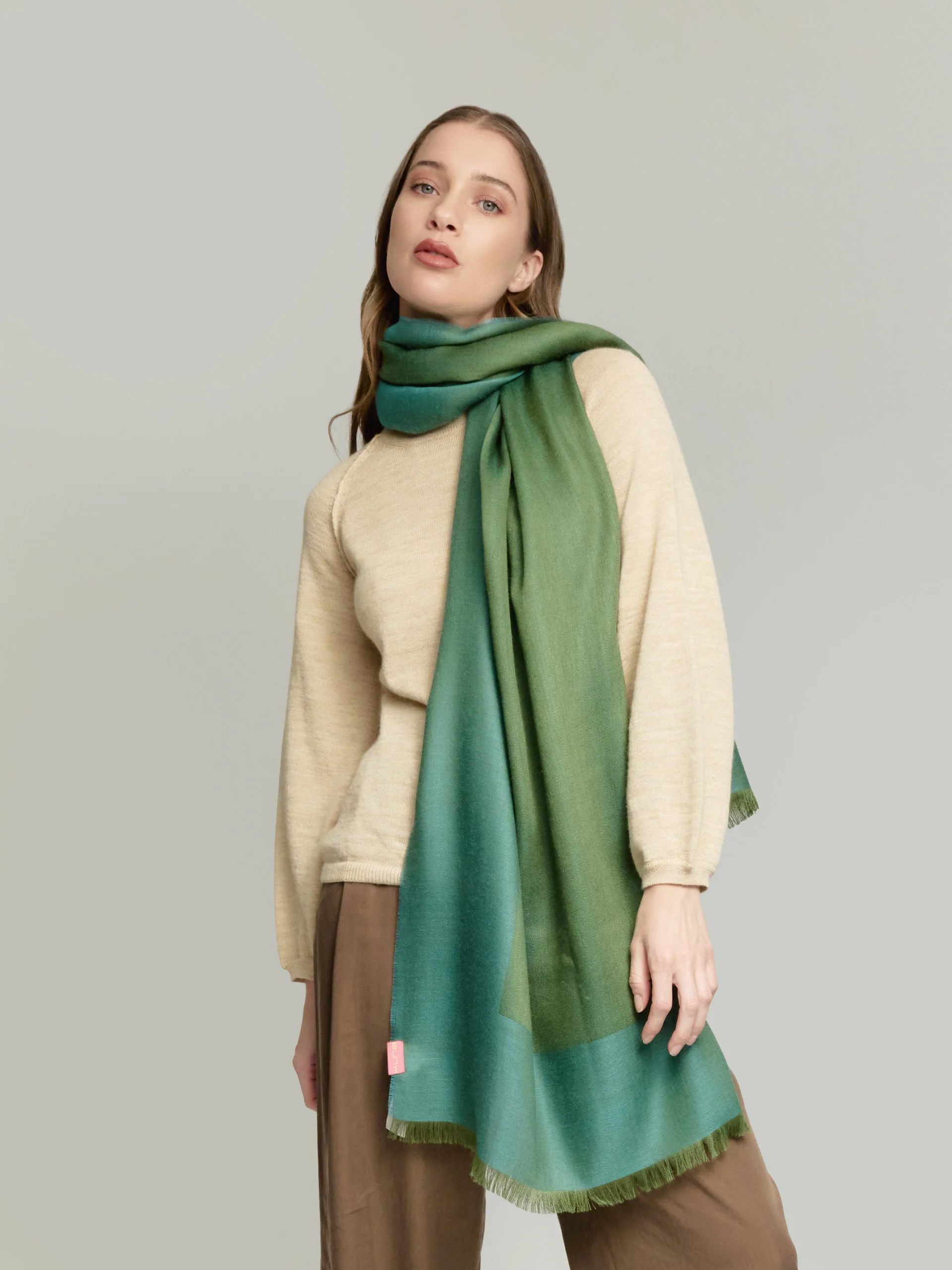 Vaes Shawl Baby Alpaca Color Green