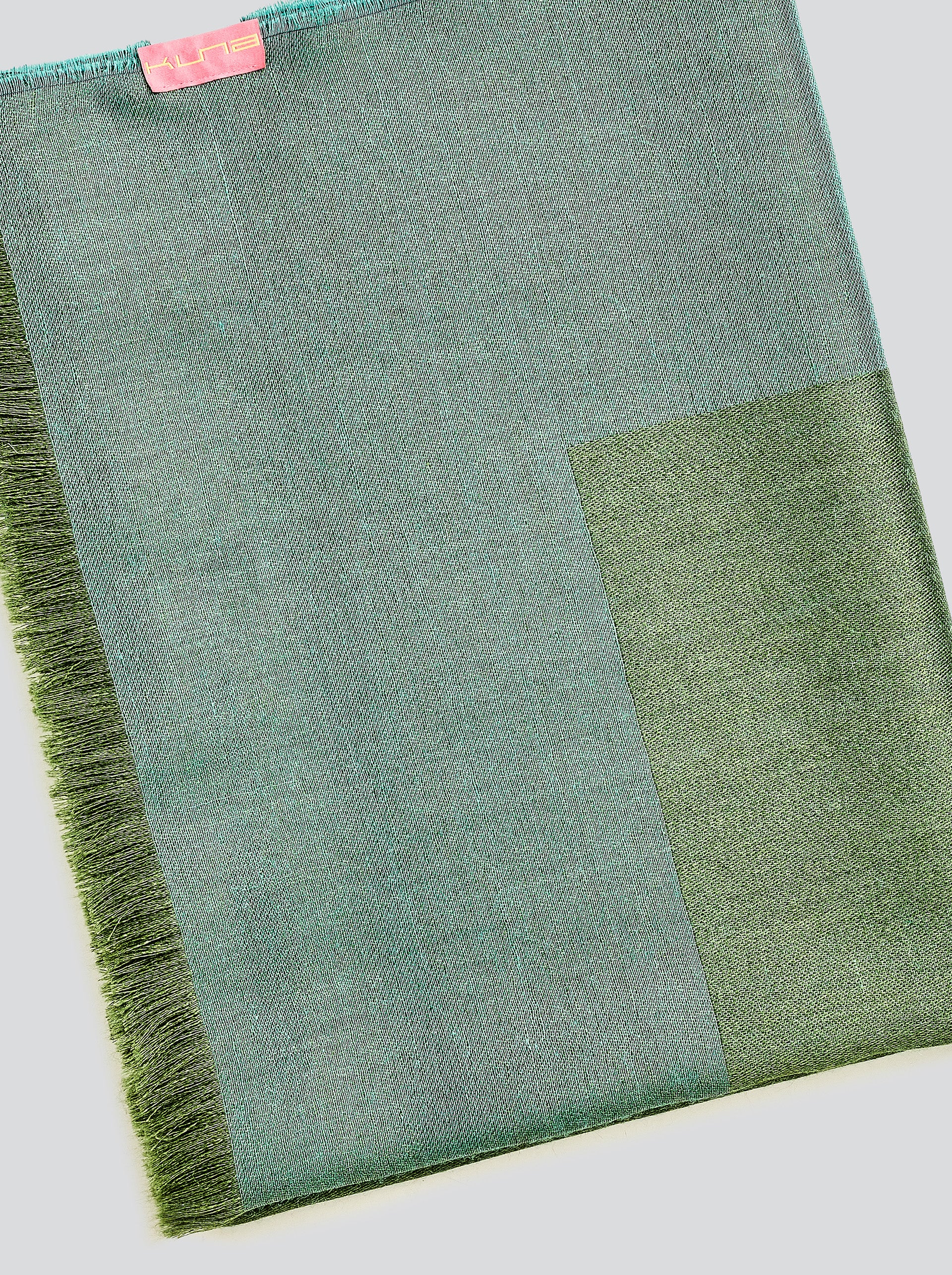 Vaes Shawl Baby Alpaca Color Green - Image 4