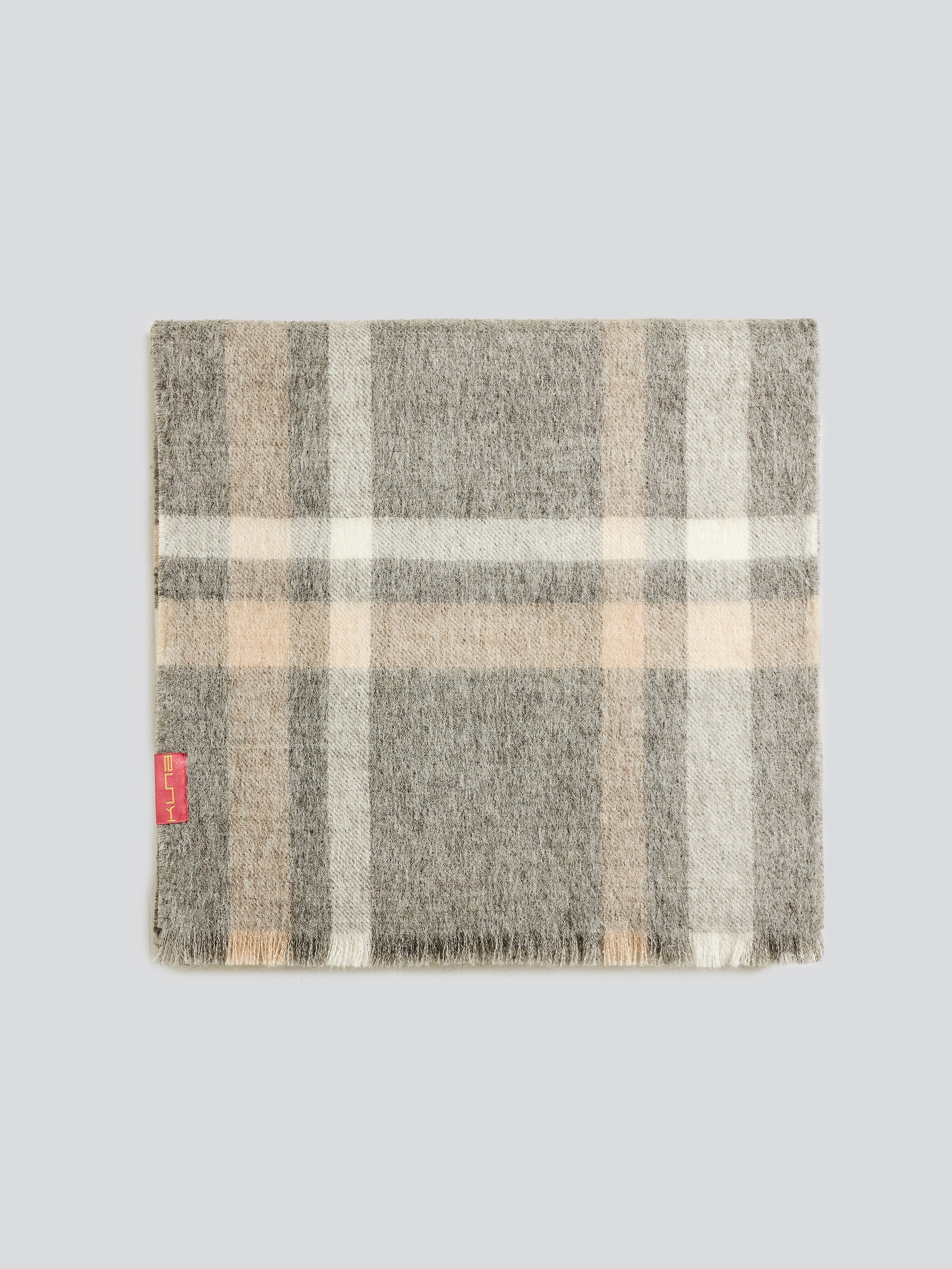 Vallejos Eco Scarf Baby Alpaca Color Grey - Image 2