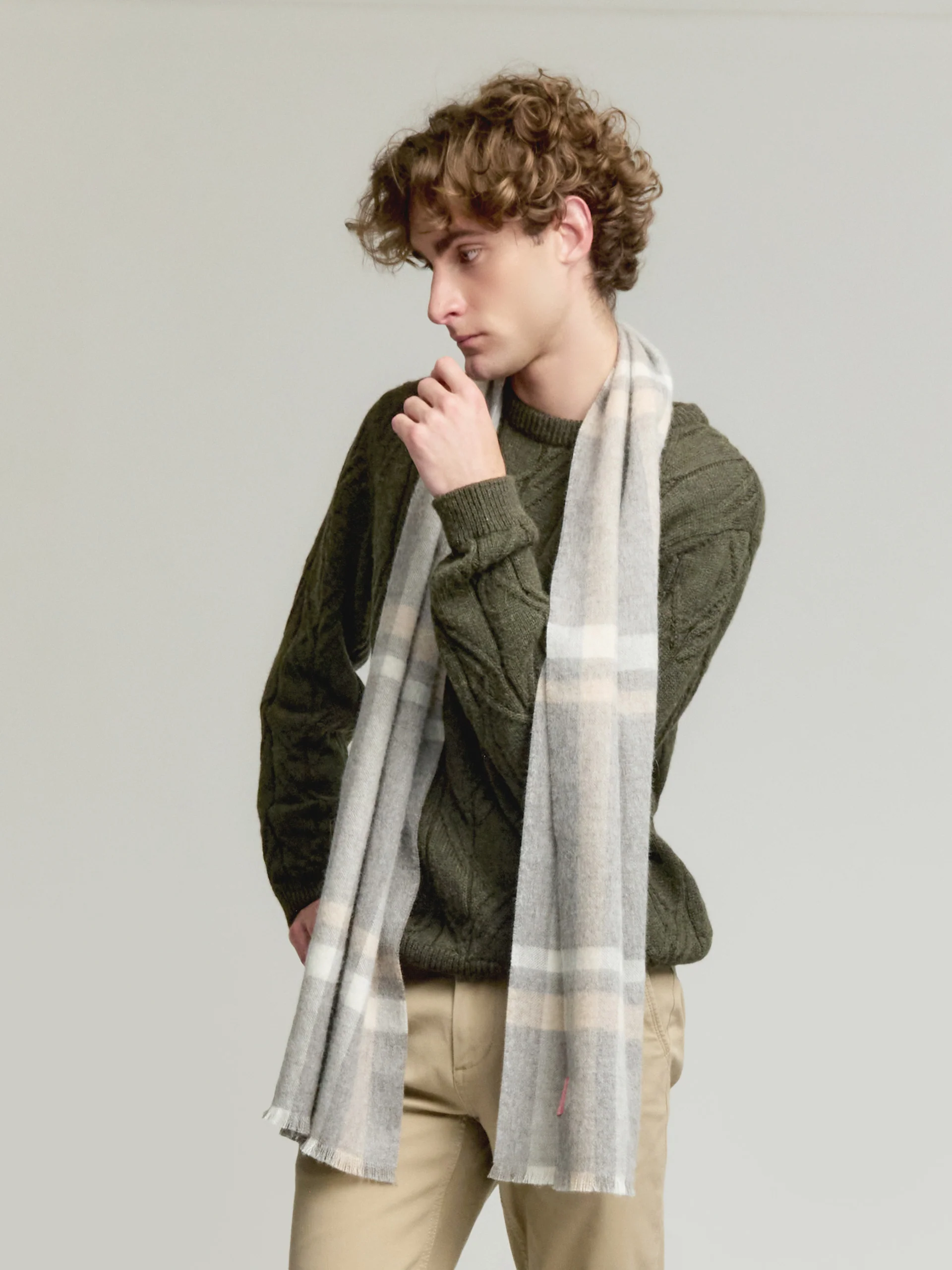 Vallejos Eco Scarf Baby Alpaca Color Grey - Image 4