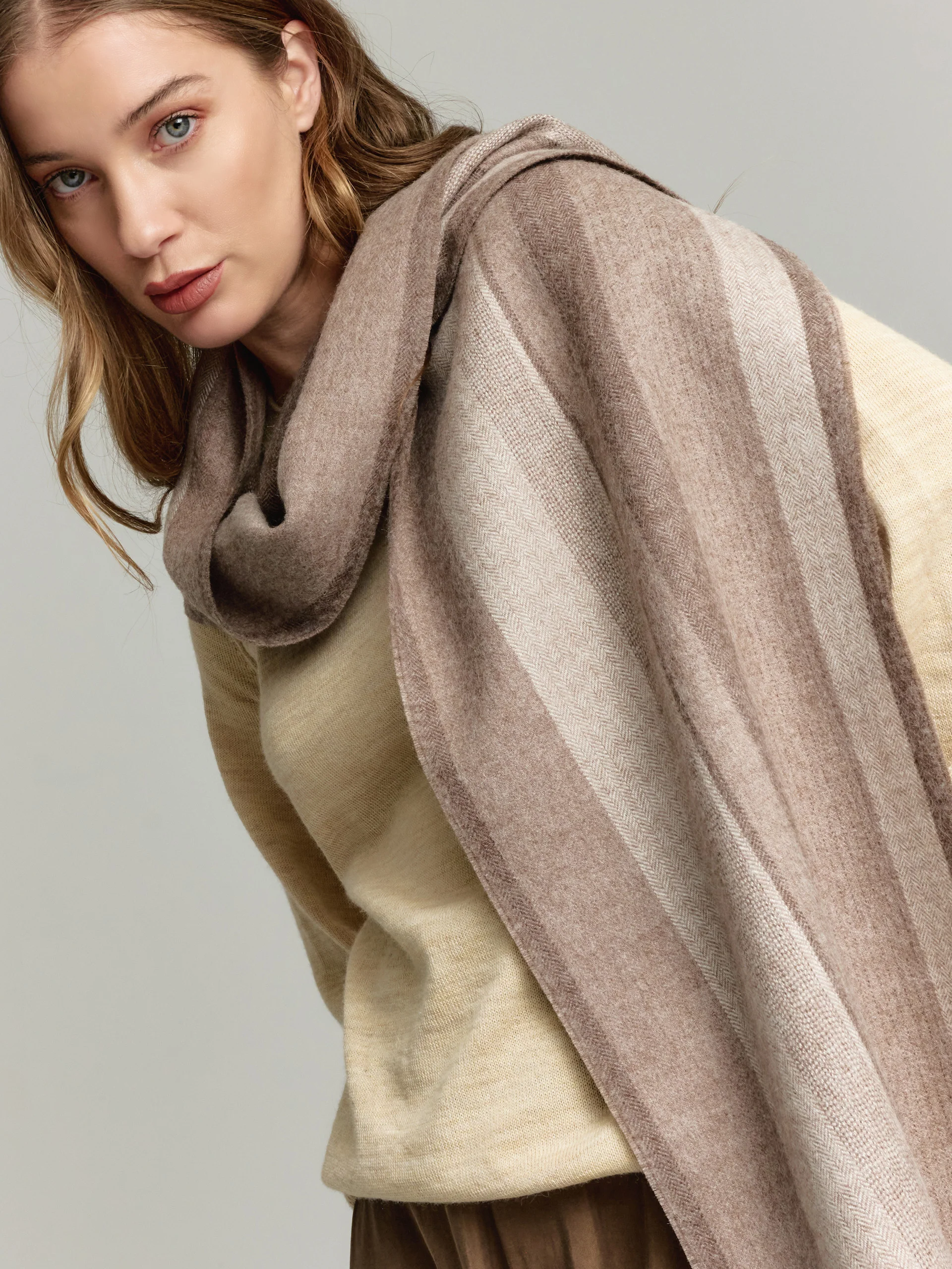 Valter Eco Scarf Baby Alpaca Color Brown - Image 3