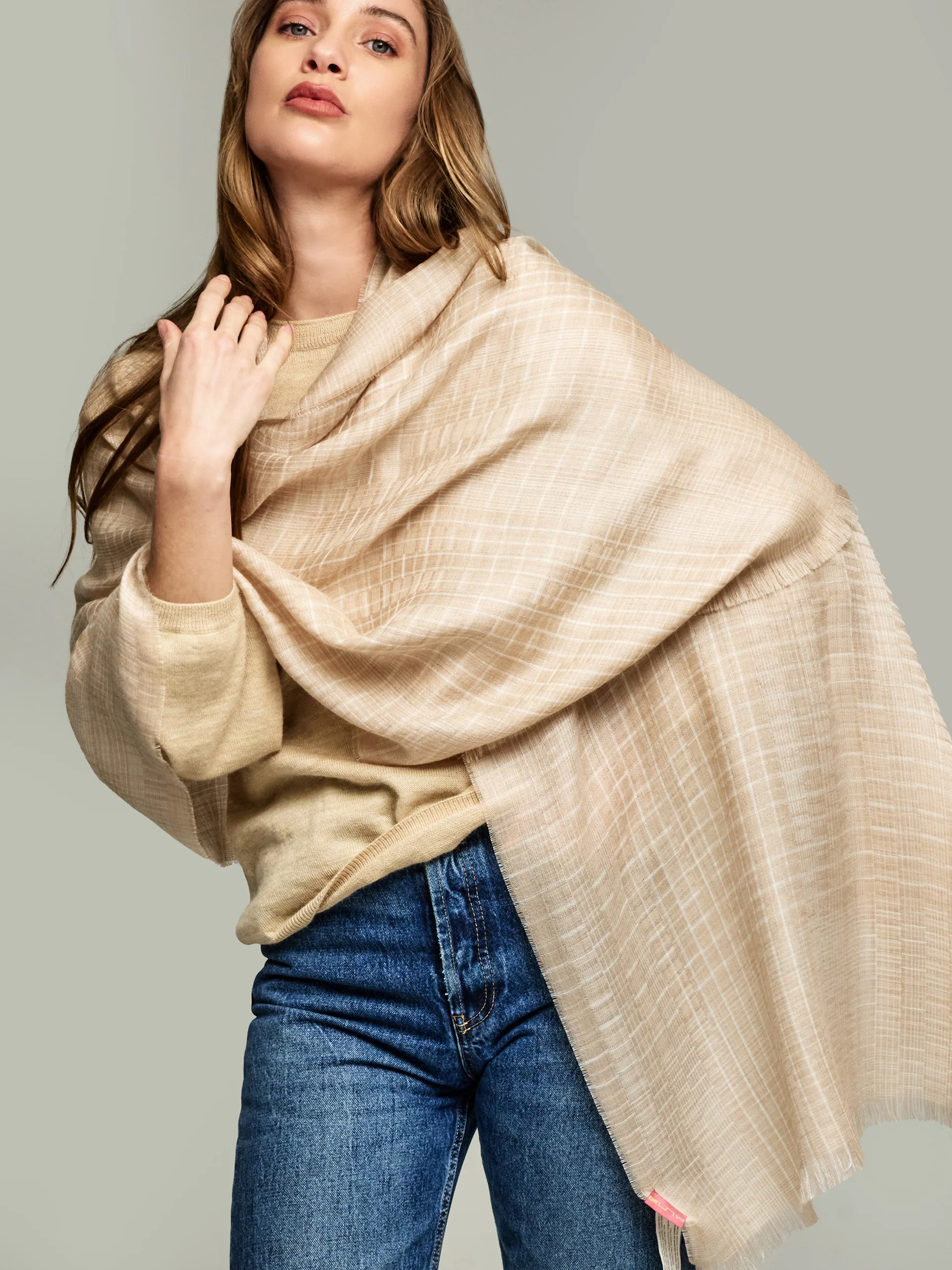 Vermondi Eco Shawl Baby Alpaca Color Beige - Image 3