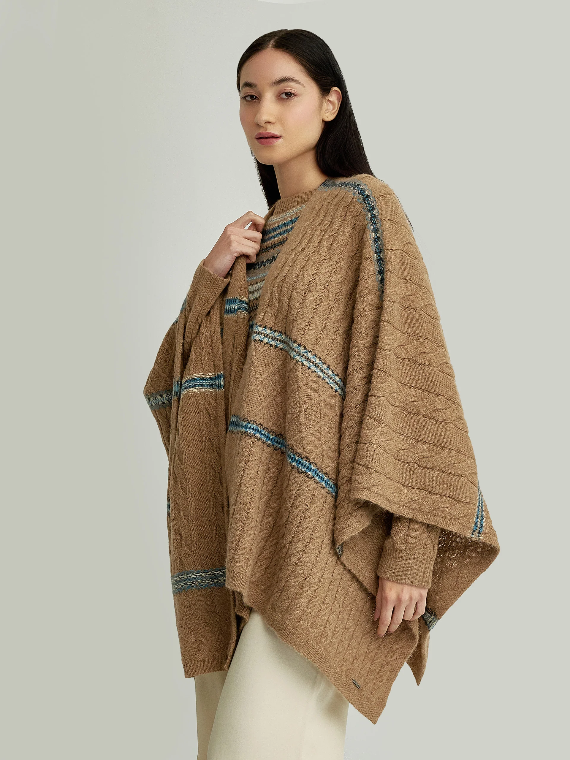 Yael Cape Baby Alpaca Color Camel - Image 2