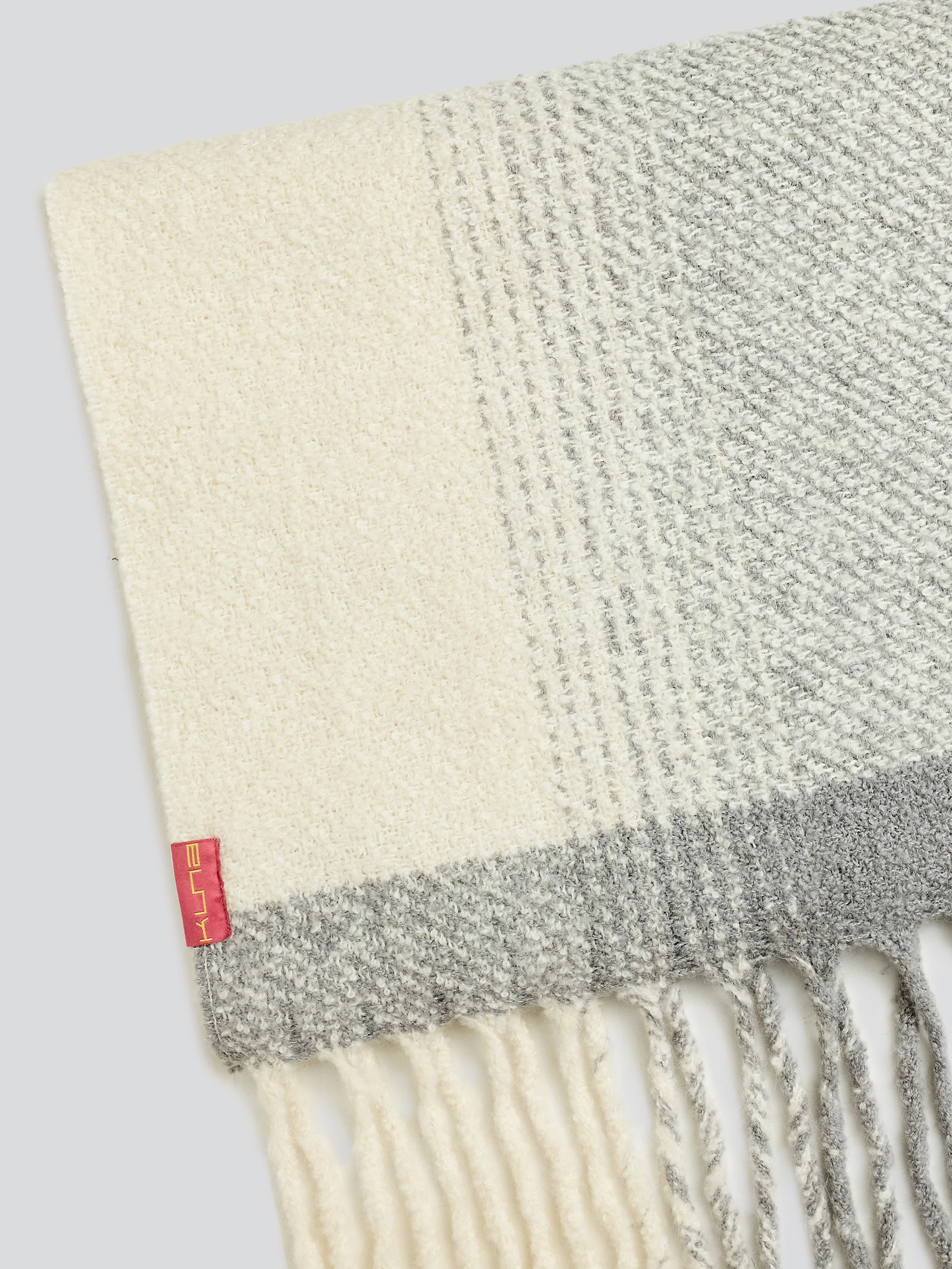 Yanapi Scarf Baby Alpaca Color Grey - Image 6