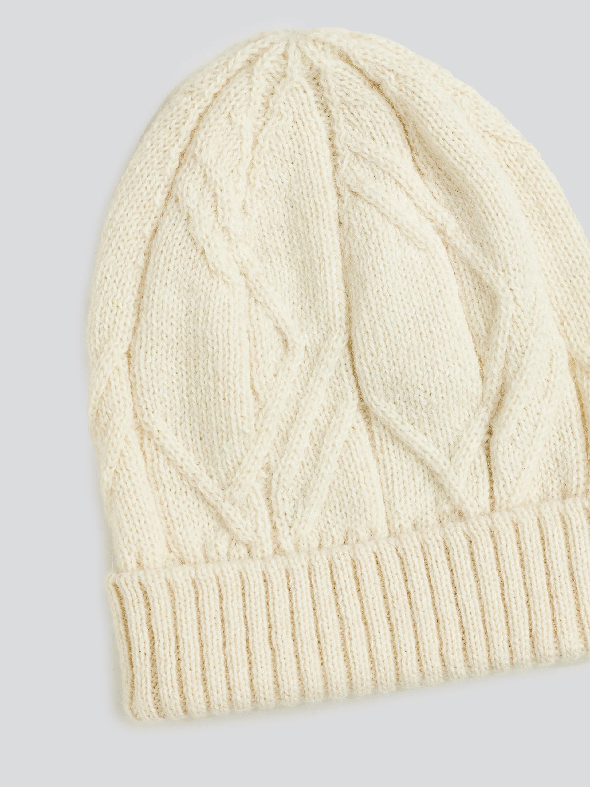 Yann Hat Baby Alpaca Color Ecru - Image 6