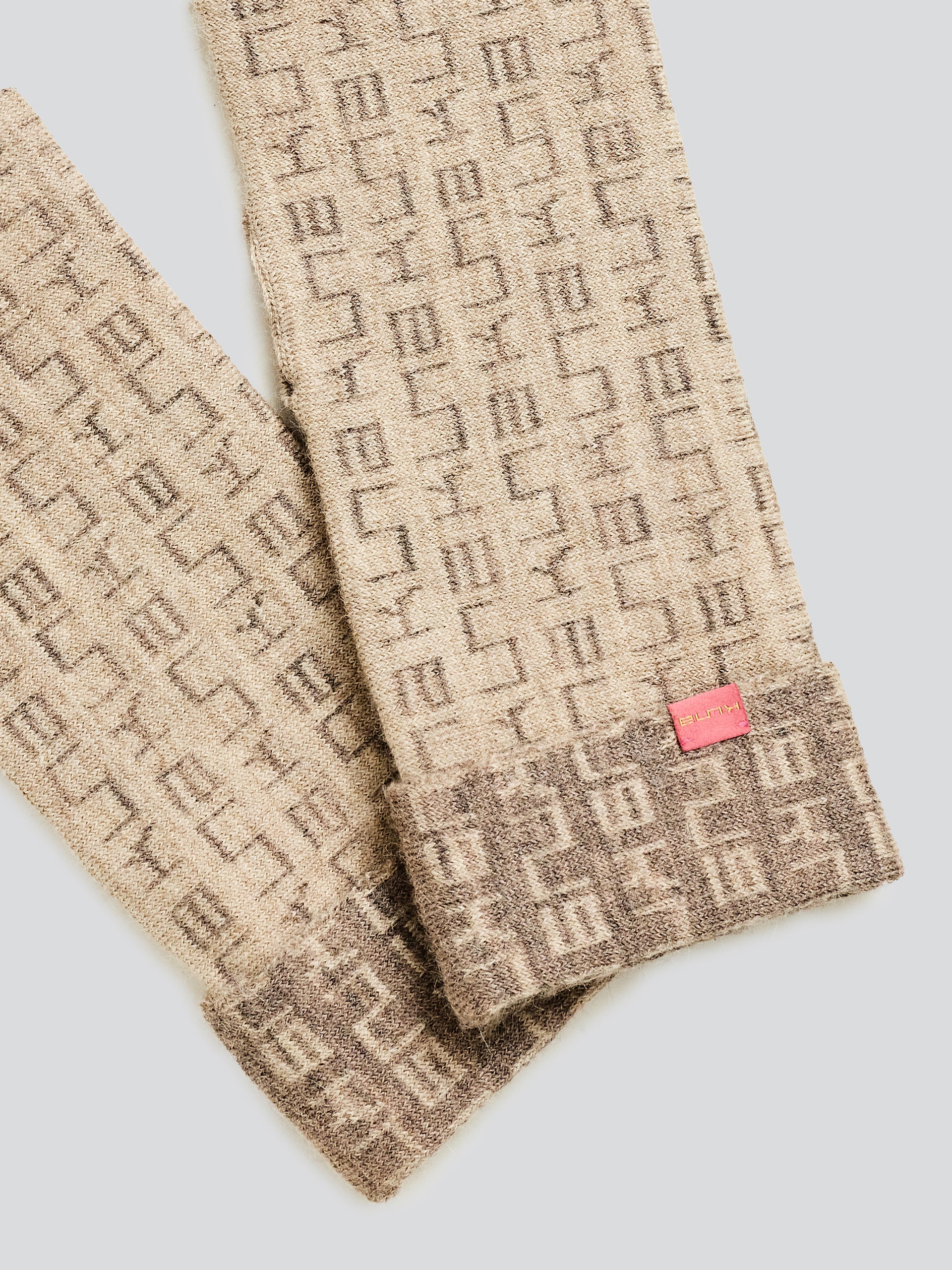 Yarita Gloves Baby Alpaca Color Beige - Image 6